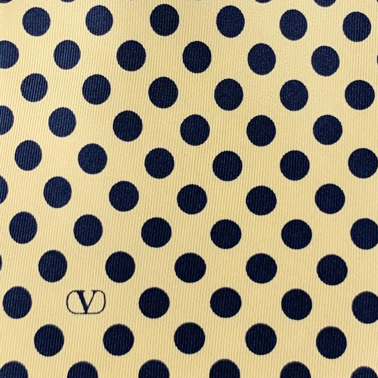 VALENTINO Yellow Navy Dots Silk Tie In Good Condition For Sale In San Francisco, CA