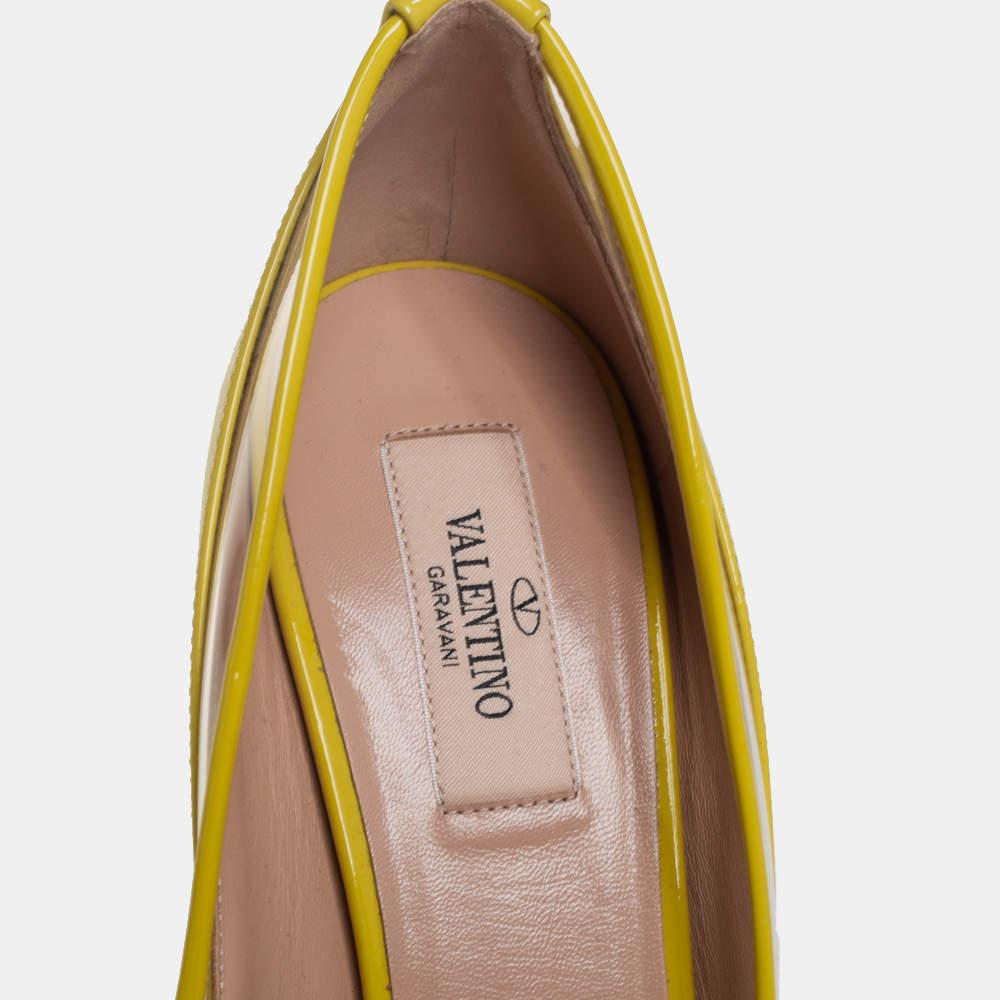 Valentino Yellow Patent Leather And PVC Bow Pointed Toe Pumps Size 39 For Sale 1