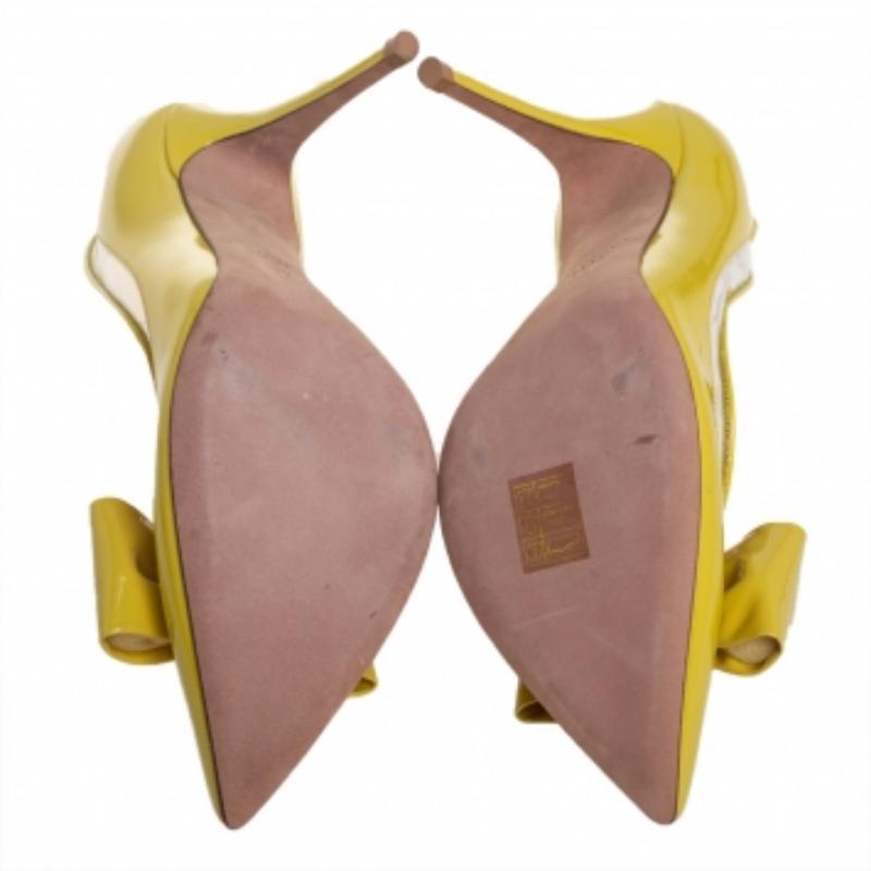 Valentino Yellow Patent Leather And PVC Bow Pointed Toe Pumps Size 39 For Sale 3