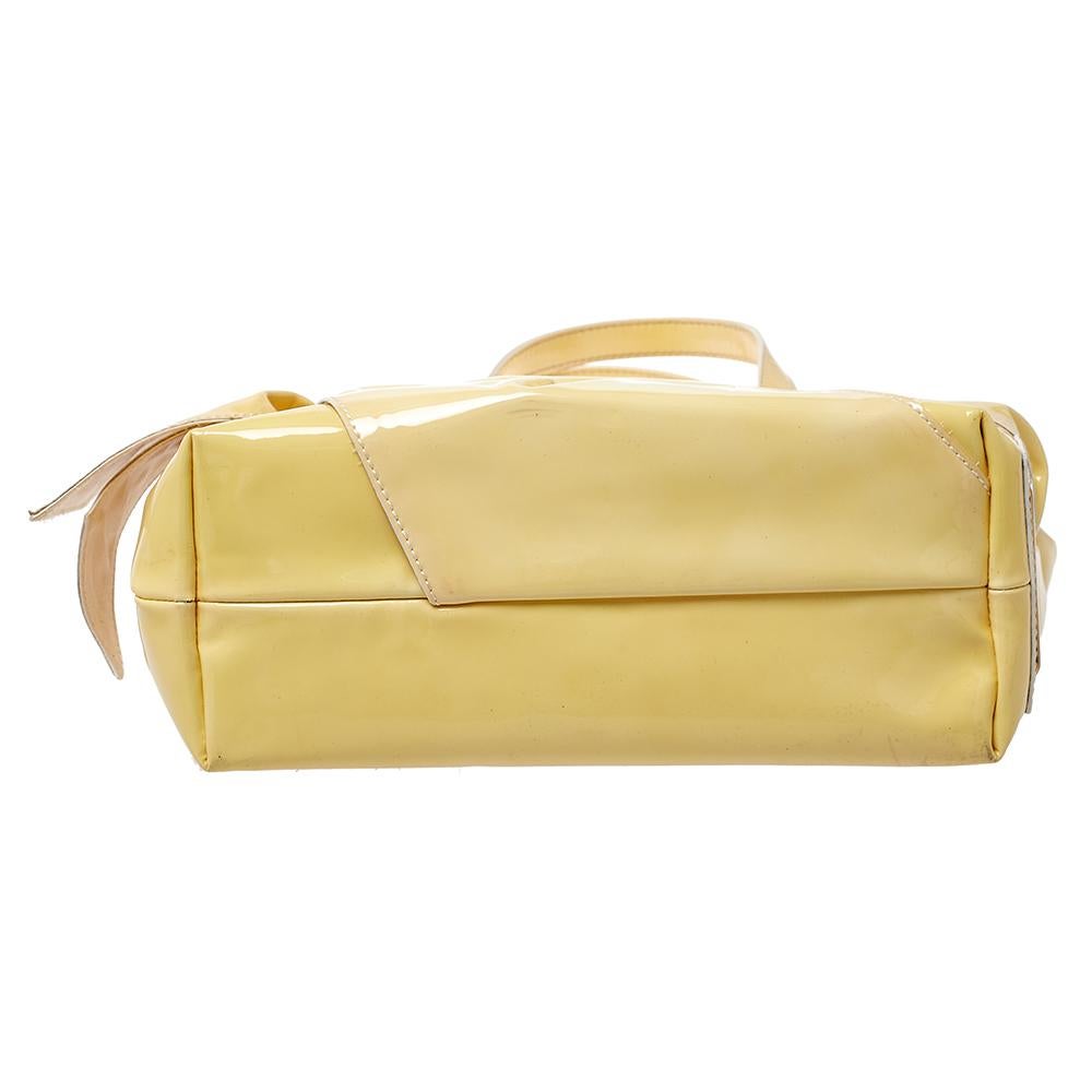 Valentino Yellow Patent Leather Bow Tote In Good Condition In Dubai, Al Qouz 2
