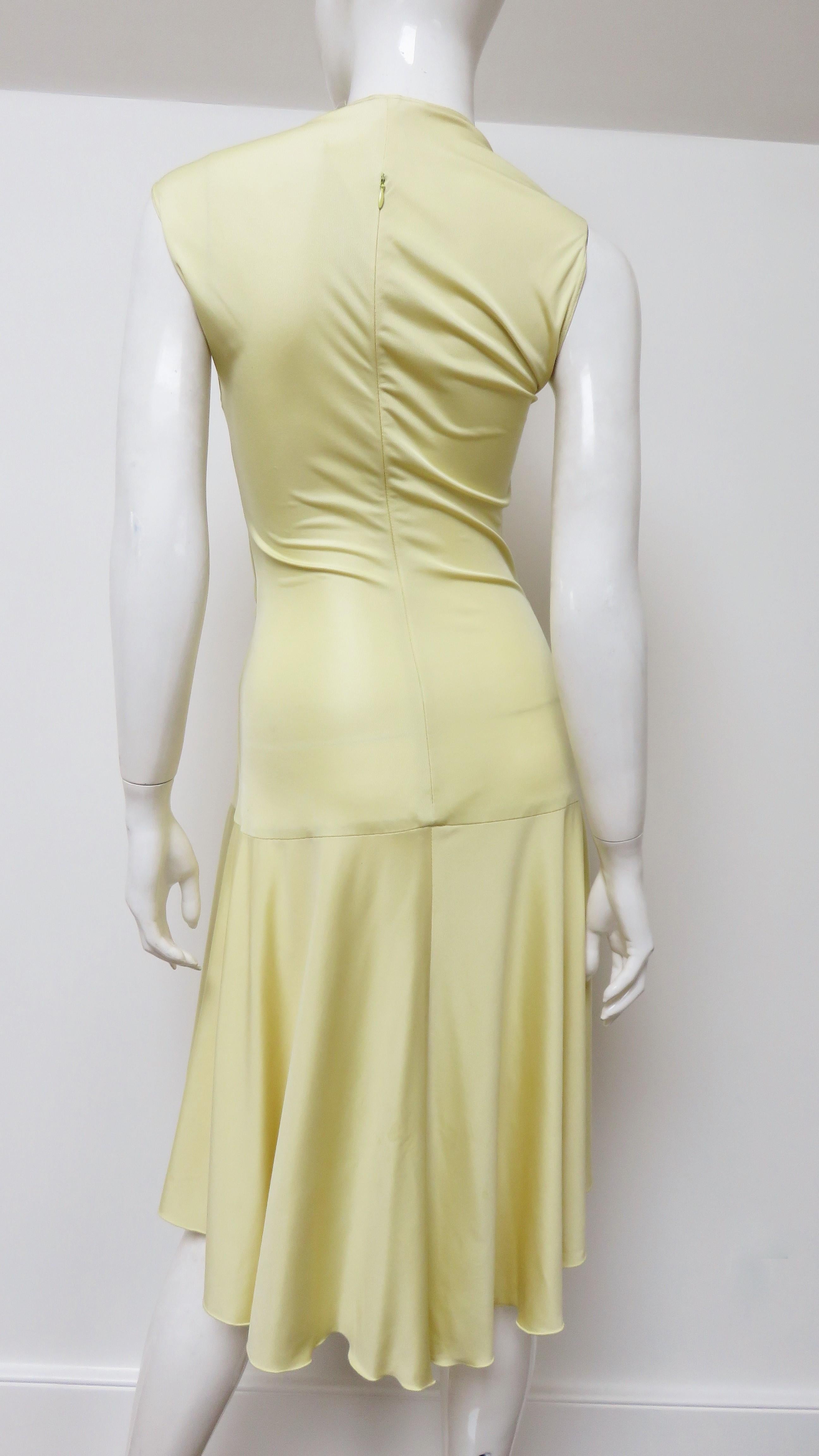 Robe en soie jaune Valentino  en vente 6