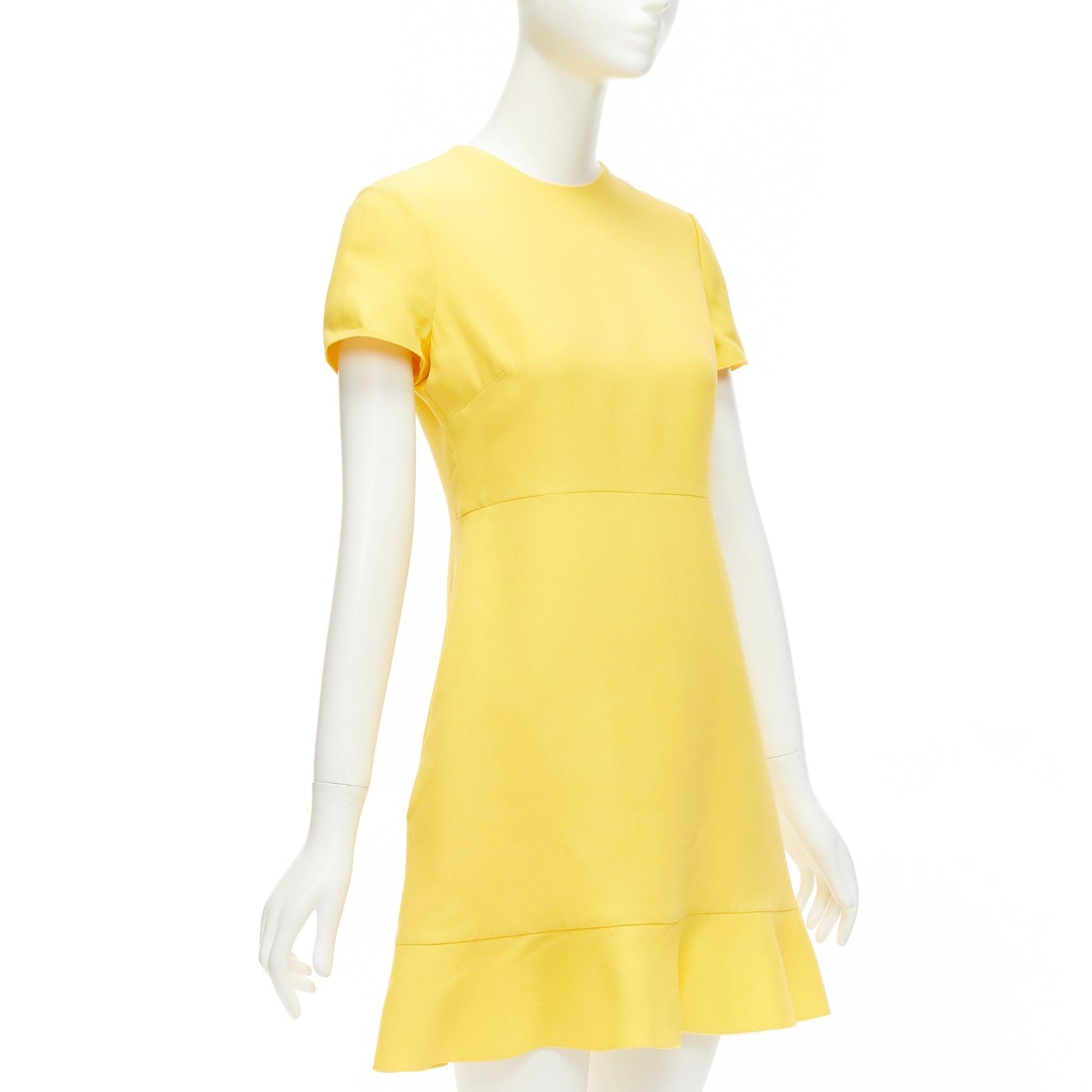 Jaune Valentino - Robe évasée à manches courtes en laine et soie jaune IT42 M en vente
