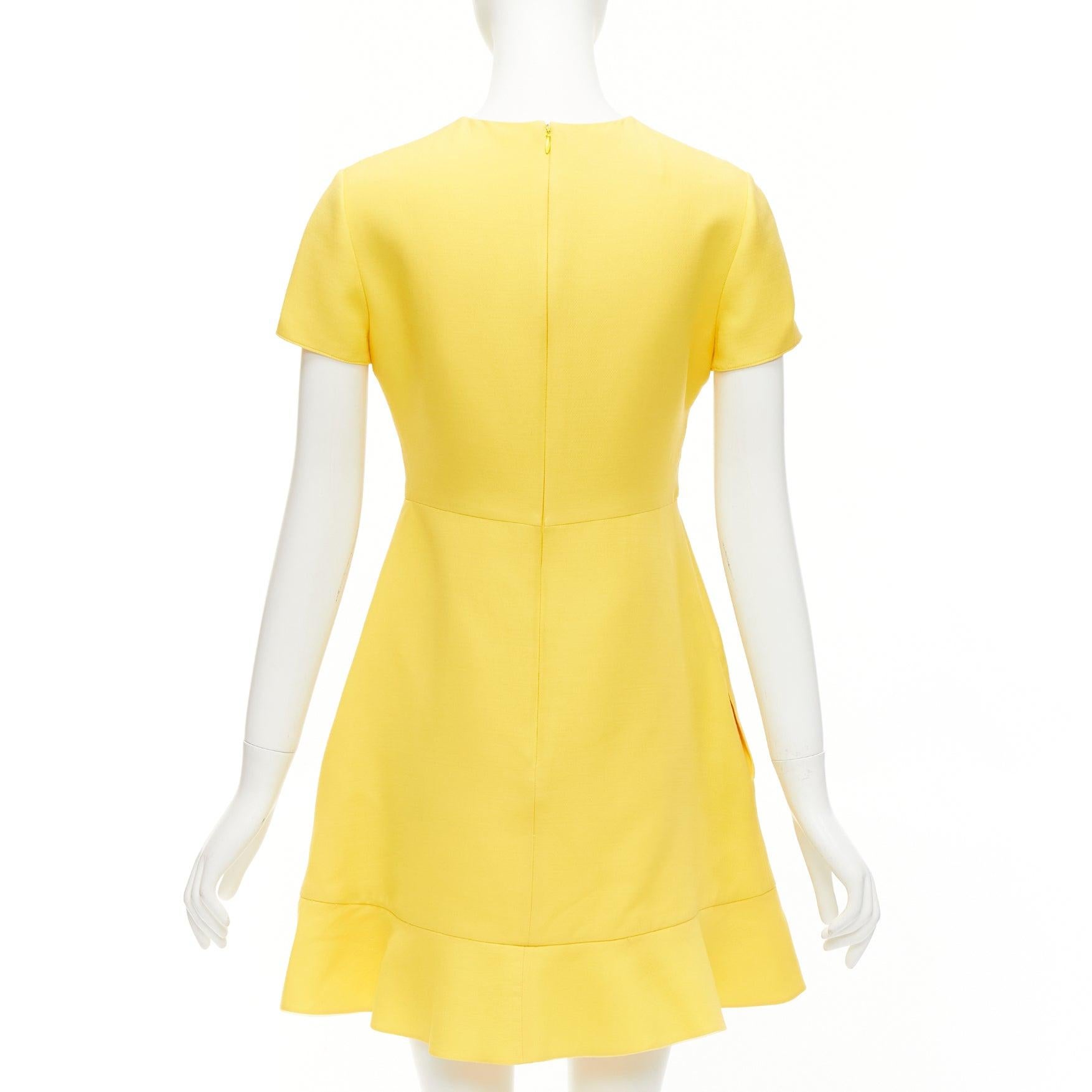 Valentino - Robe évasée à manches courtes en laine et soie jaune IT42 M Pour femmes en vente