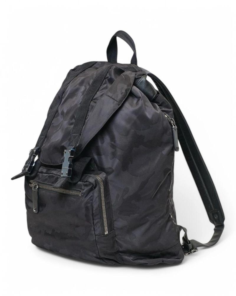 Valentino Backpack Camouflage Nylon Black In New Condition For Sale In Torre Del Greco, IT