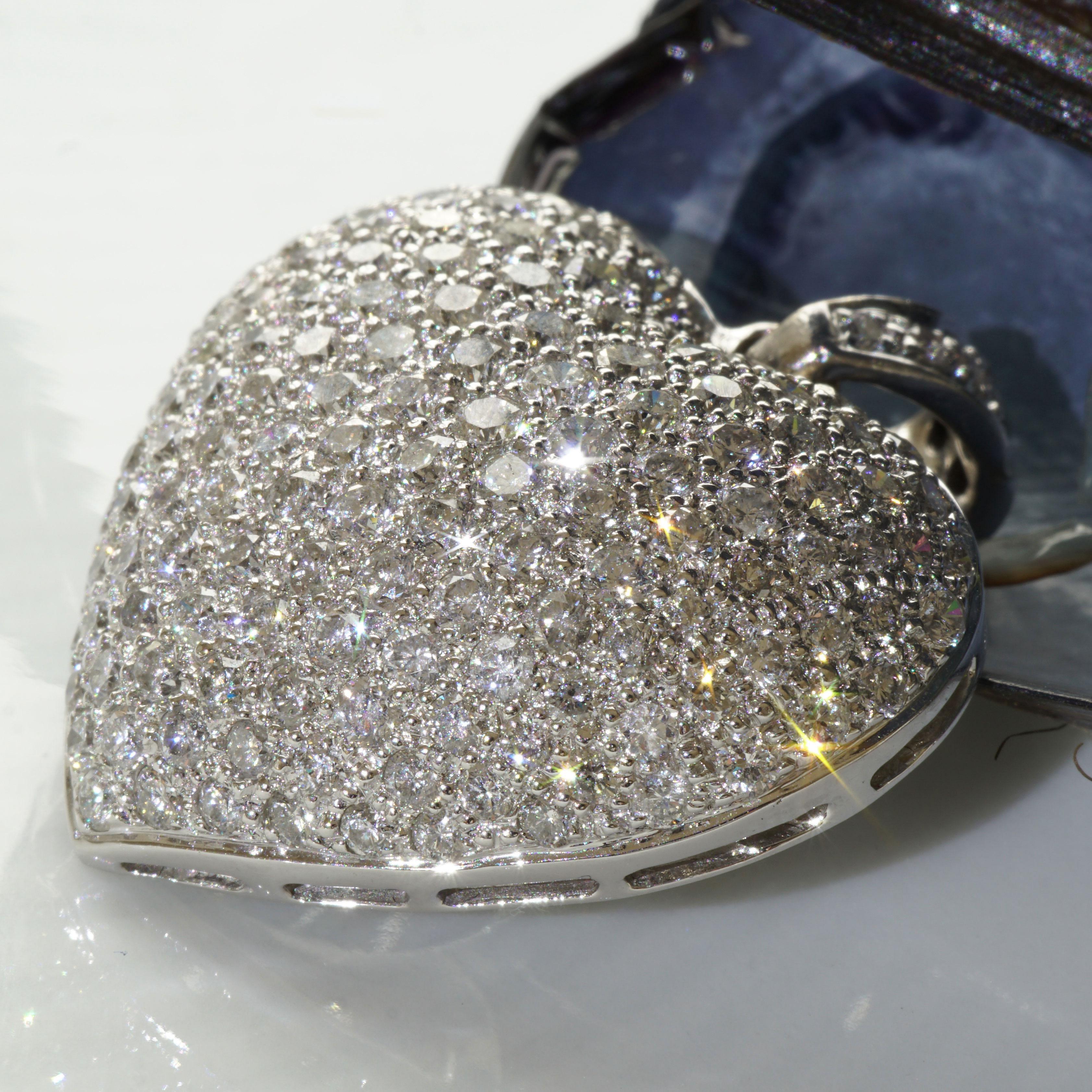 Taglio a goccia Ciondolo Cuore di Valentin Amore per Sempre 5 ct Brillianti con incastonatura solida SI 13 gr. in vendita
