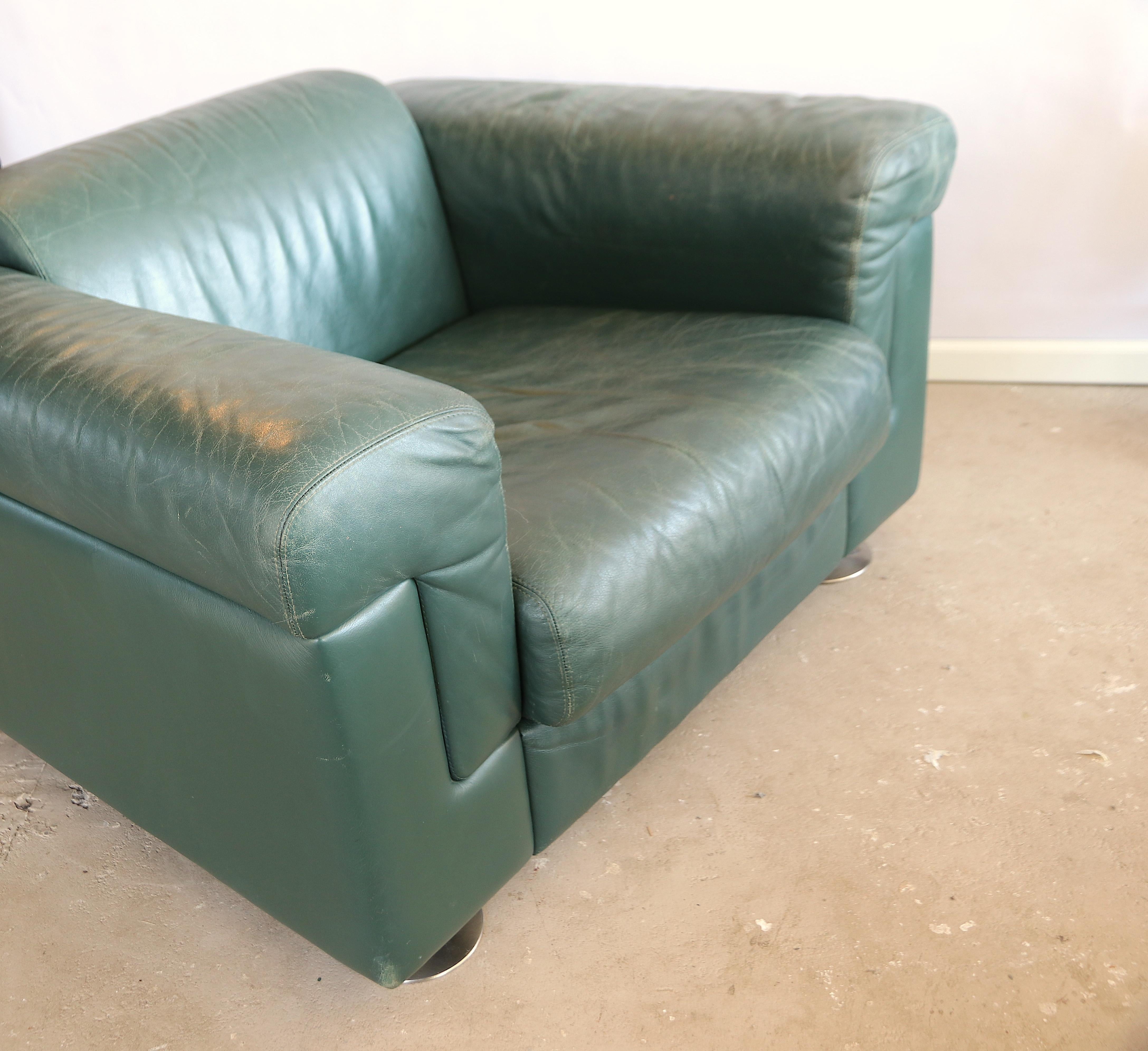 Mid-Century Modern Valeria Borsani for Tecno Milano Large Lounge Chair Model D120 in Green Leather For Sale