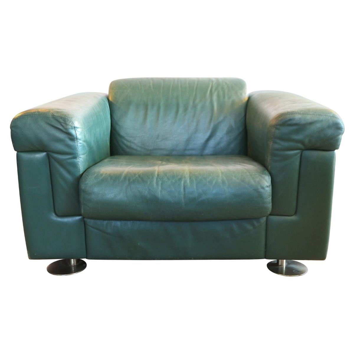 Valeria Borsani for Tecno Milano Large Lounge Chair Model D120 in Green Leather For Sale