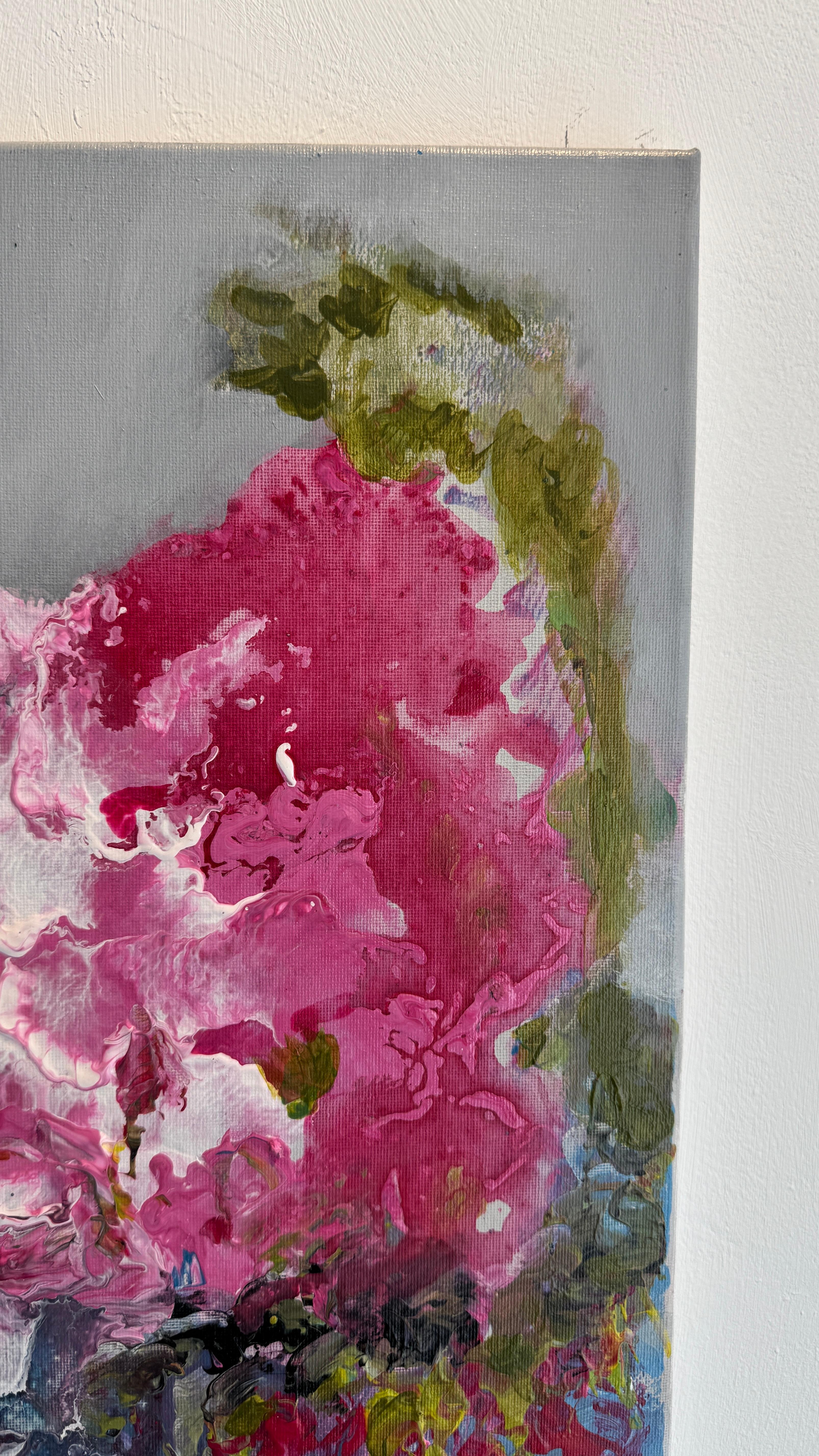 Quest'opera d'arte è un dipinto acrilico espressionista astratto che cerca di evocare l'essenza delicata ma complessa del profumo della rosa. Ispirata alla rosa damascena, nota per il suo profumo ricco e antico, la composizione traduce l'esperienza
