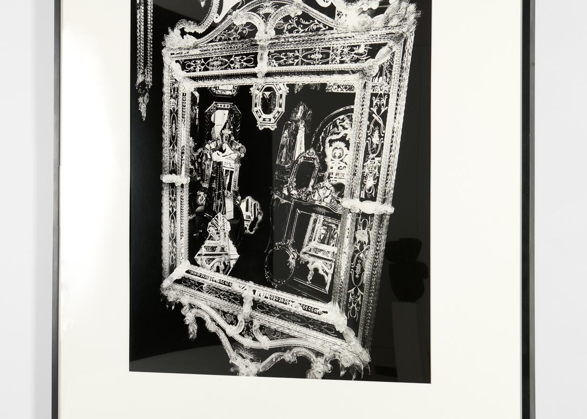 Français Valery Belin, Miroirs vénitiens, photographie encadrée en noir et blanc, France, 2001 en vente