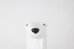 Valérie Courtet. Orso che presenta 3 animali. Contemporaneo.