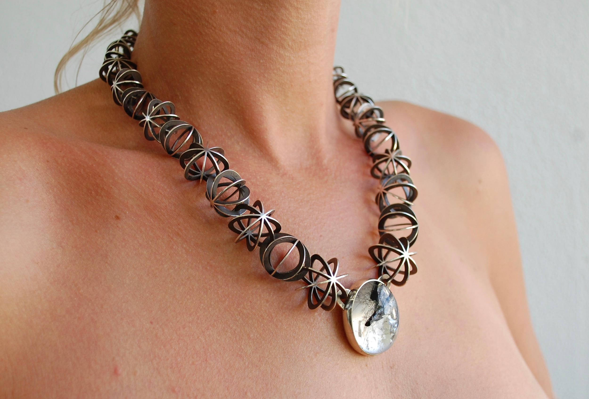Valerie Jo Coulson Collana in argento con concatenazione di stelle in vendita 1