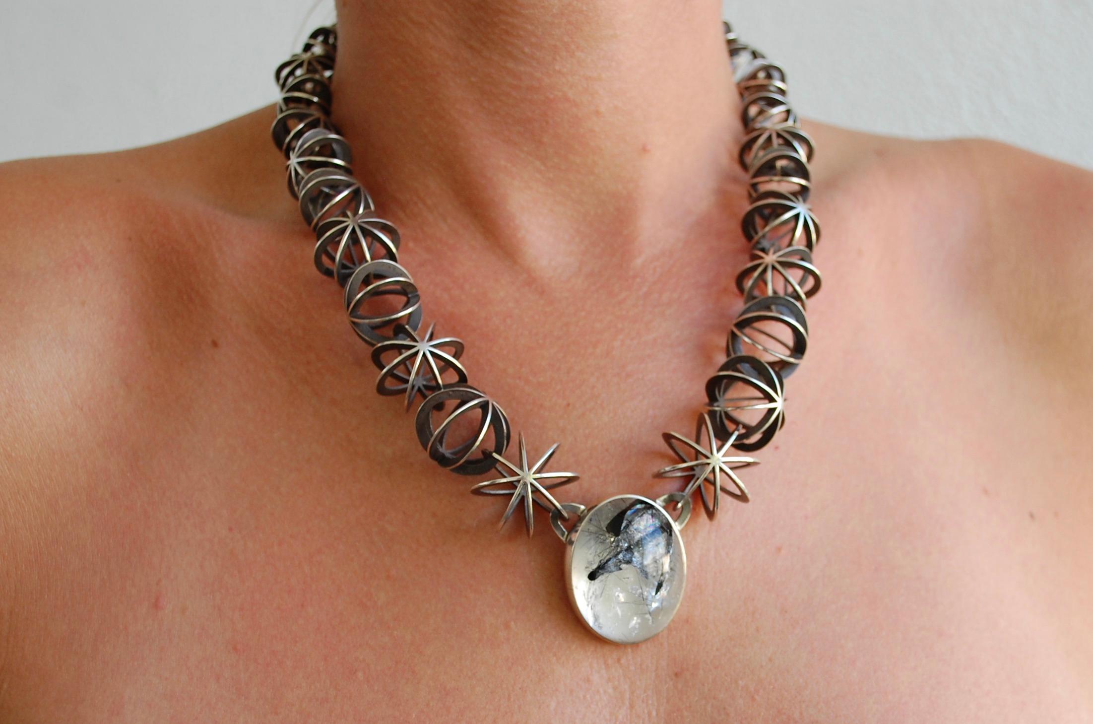 Valerie Jo Coulson Collana in argento con concatenazione di stelle in vendita 3