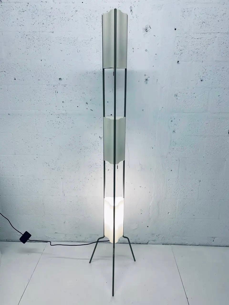 hera totem floor lamp