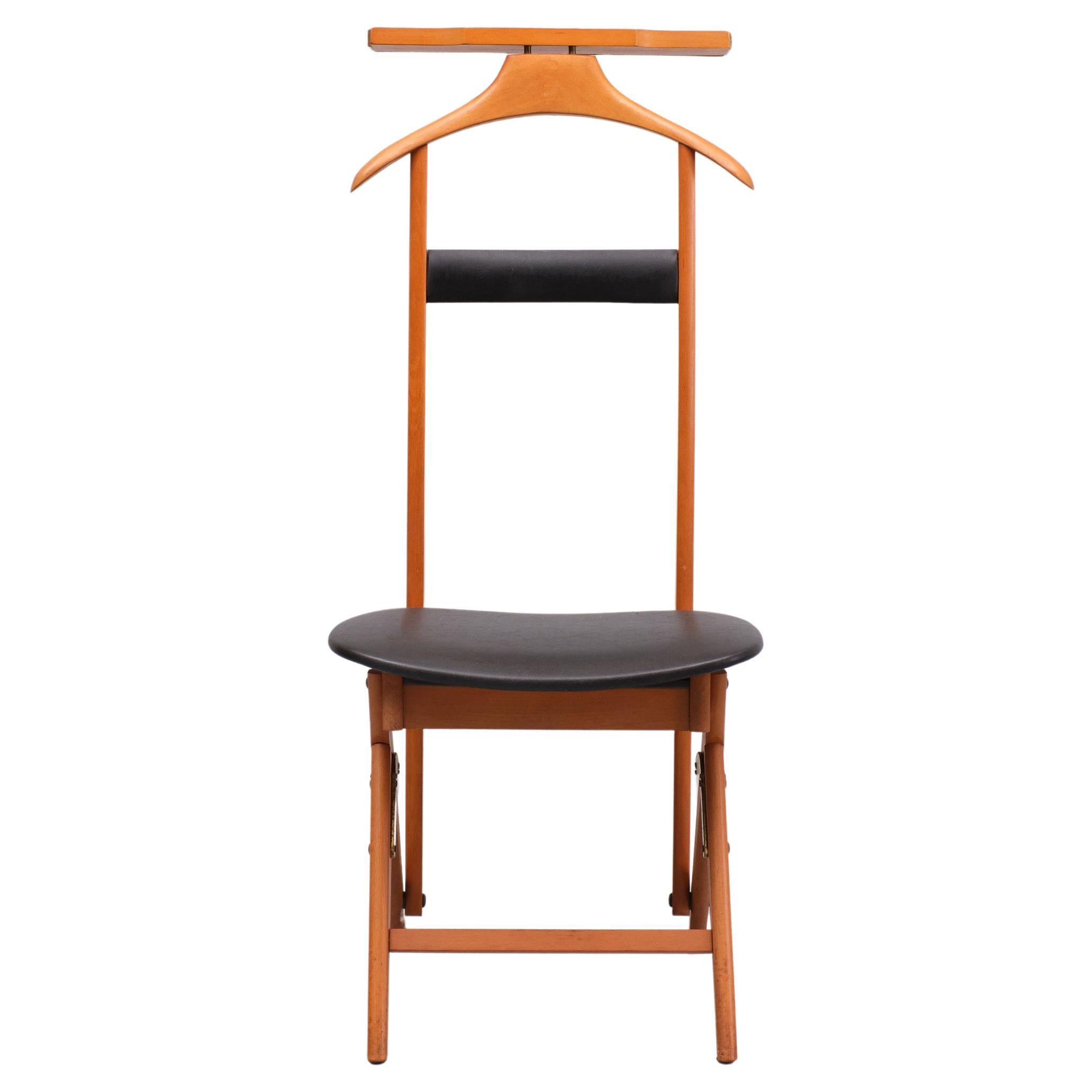 Very rare mid century design dressboy and chair in 1, a design by Ico & Luisa Parisi for Fratelli Reguitti Italy. Also called Valet chair. The bottom is marked with the logo/monogram 'FR - Brevettato - Made in Italy' (see photo) Period: 1960s.