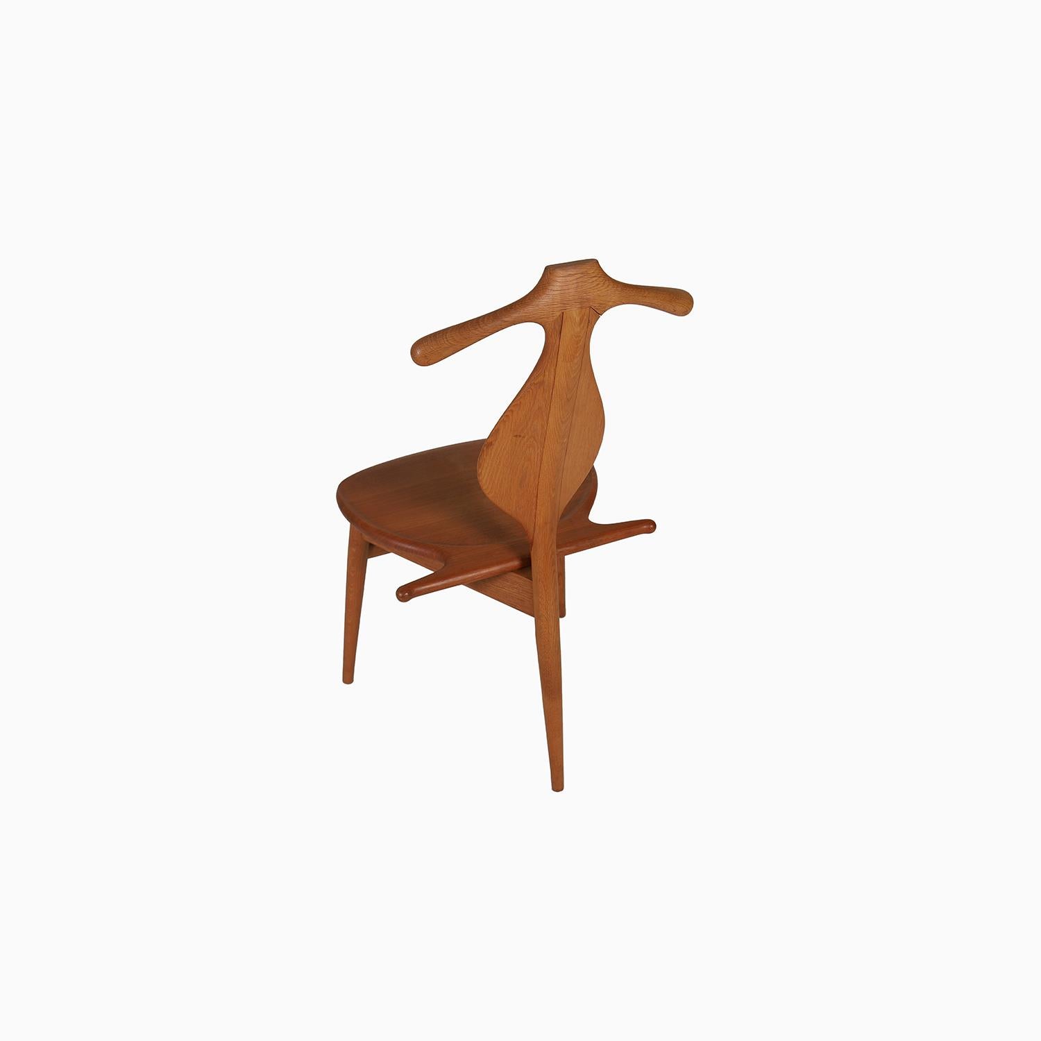 Valet Chair JH-540 by Hans J. Wegner, Teak & Oak In Excellent Condition In Minneapolis, MN