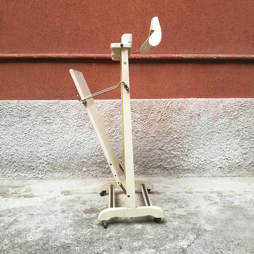 Mid-Century Modern Valet Stand on Wheels by Reguitti Brothers, 1950s