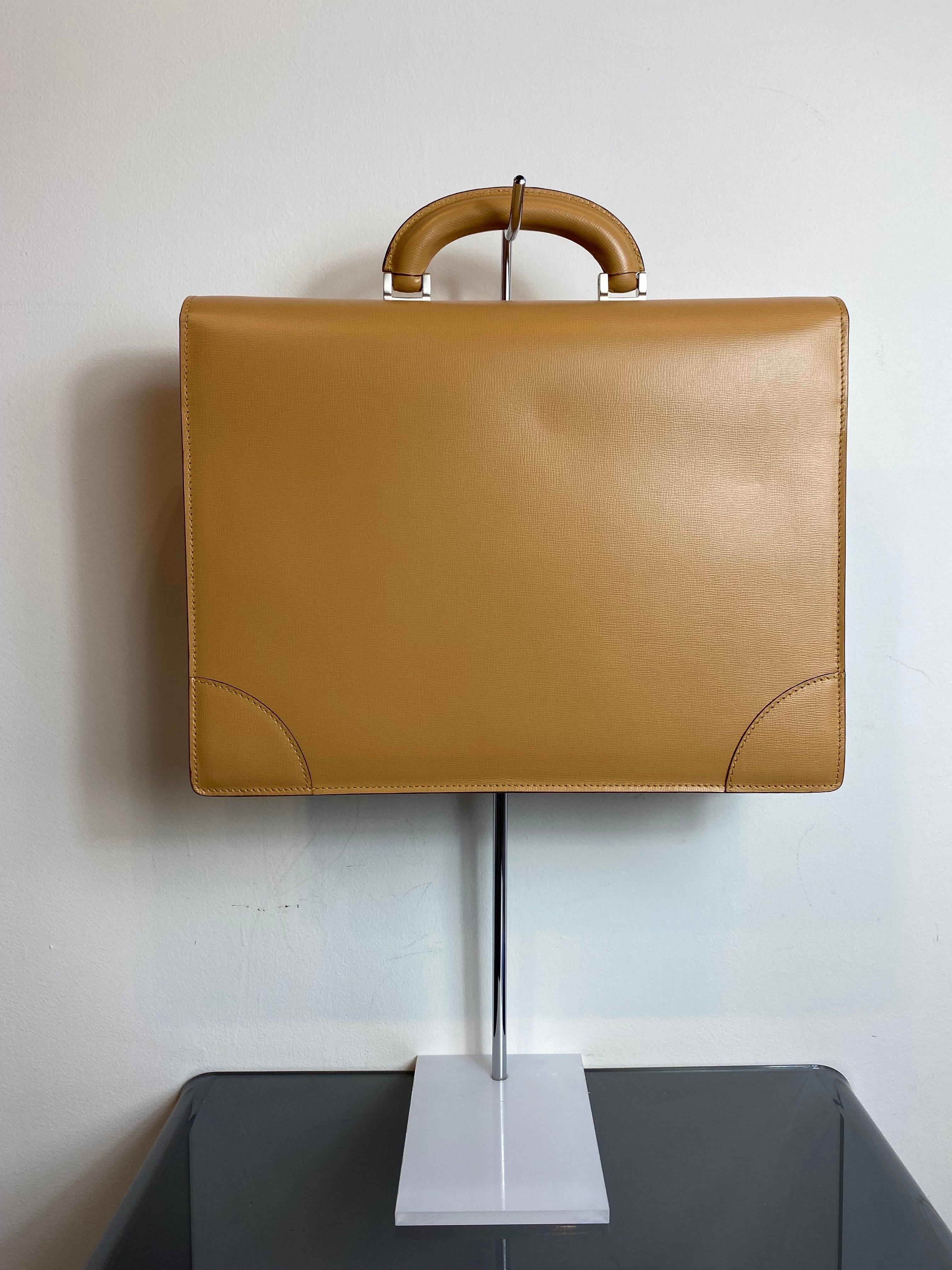 Valextra briefcase In Excellent Condition For Sale In Carnate, IT