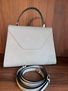 Sac à poignées supérieures Valextra Iside en cuir de veau grainé moyen, finitions dorées
