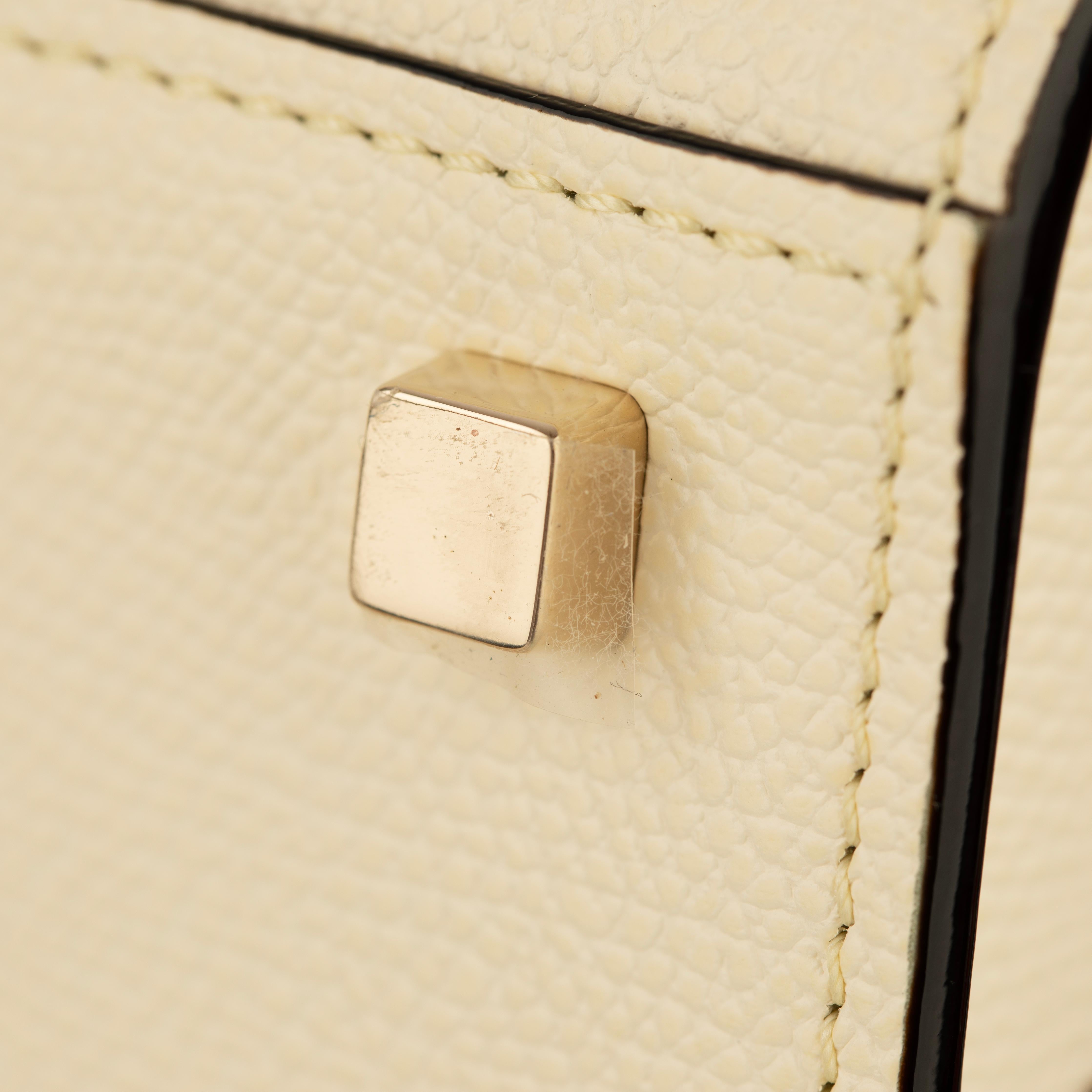 Valextra Iside - Sac à poignée moyenne en cuir blanc grainé Pergamena avec Gol en vente 12
