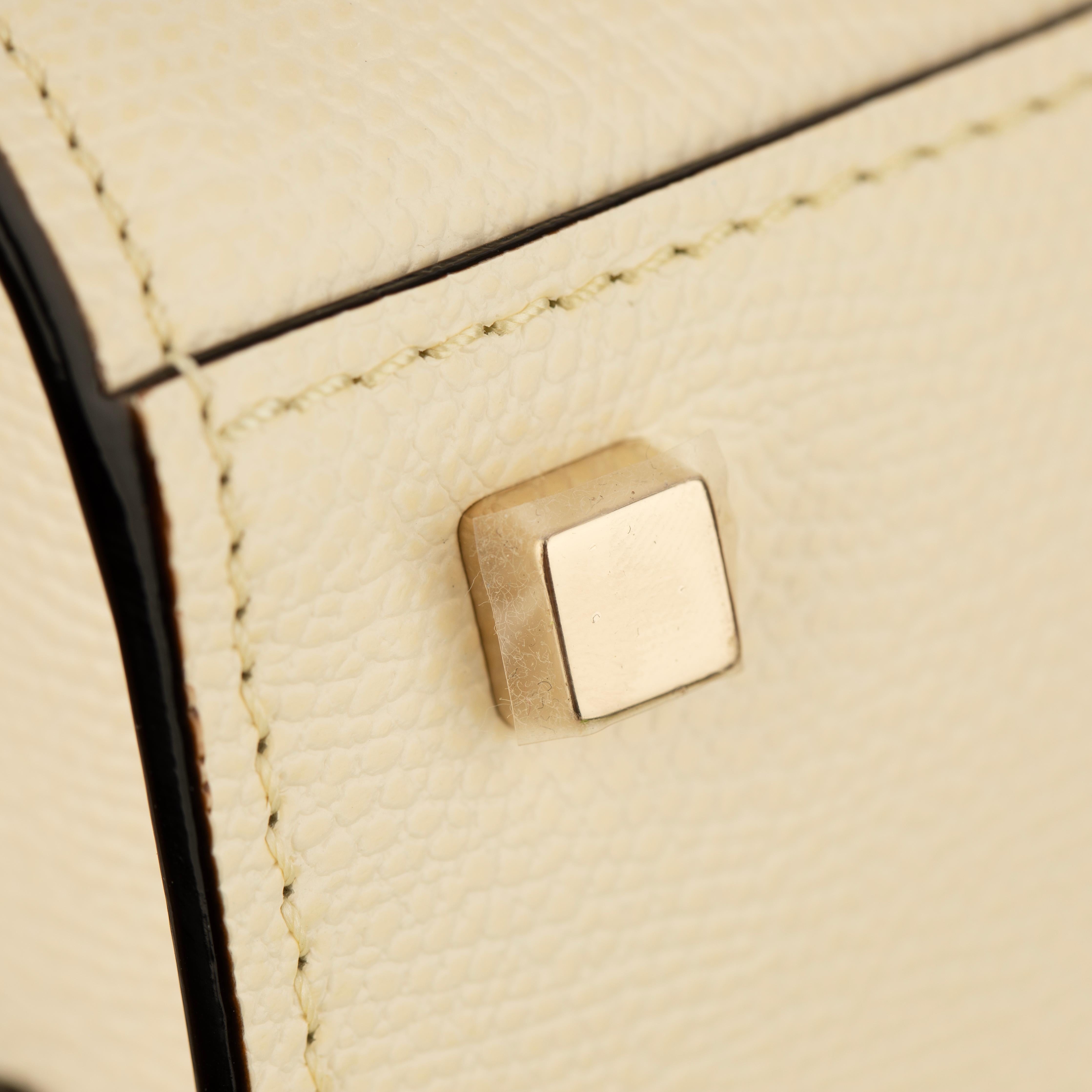 Valextra Iside - Sac à poignée moyenne en cuir blanc grainé Pergamena avec Gol en vente 13
