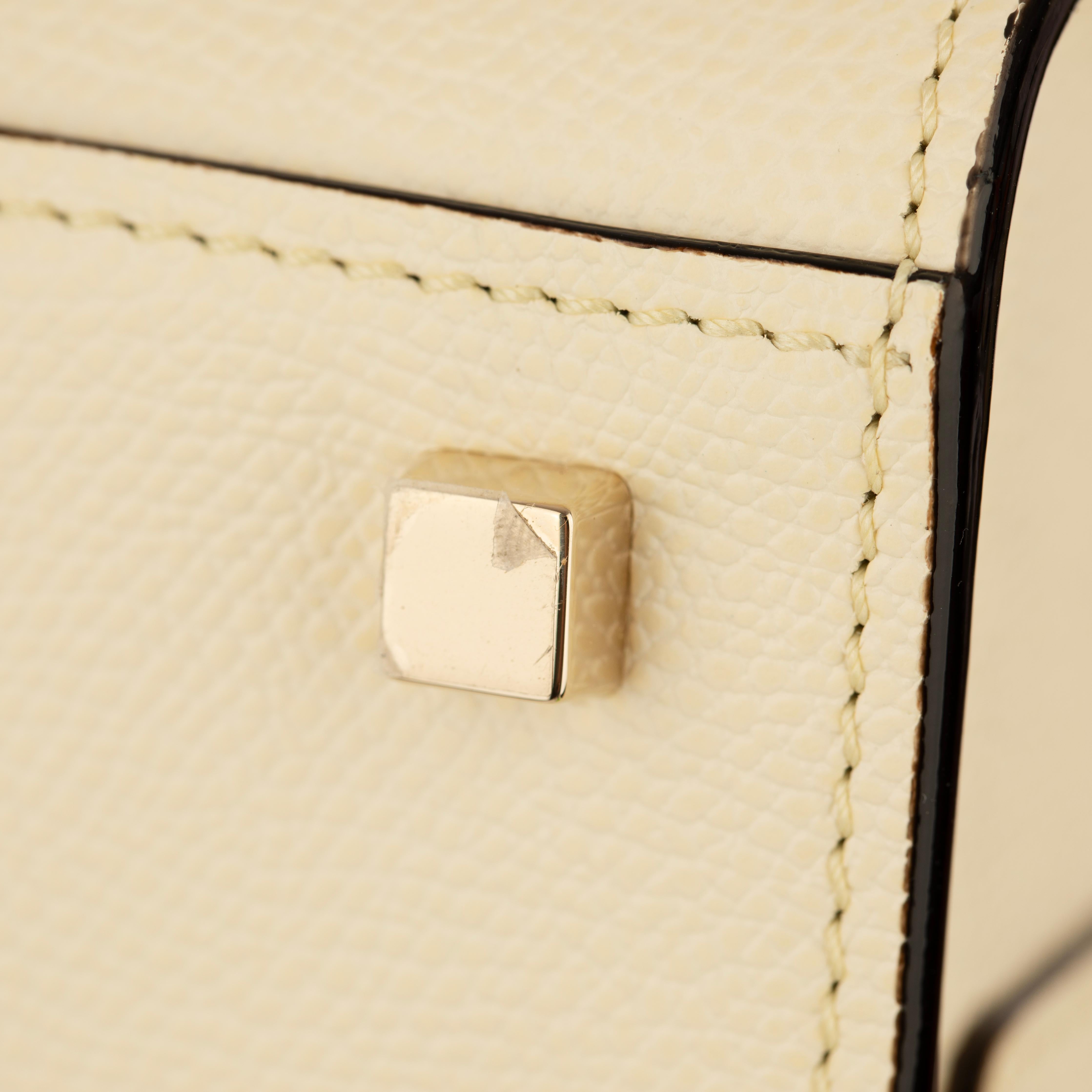 Valextra Iside - Sac à poignée moyenne en cuir blanc grainé Pergamena avec Gol en vente 14
