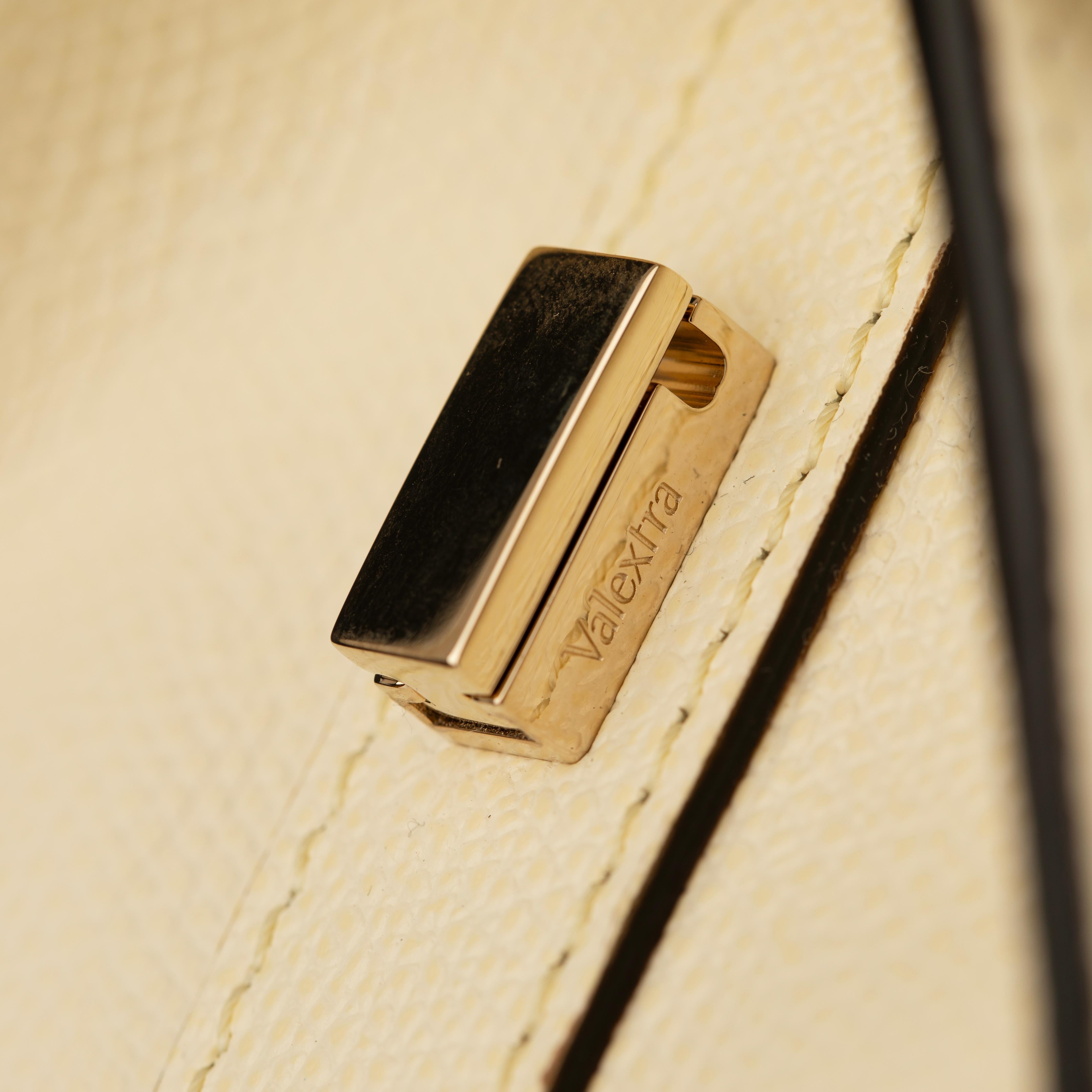 Valextra Iside - Sac à poignée moyenne en cuir blanc grainé Pergamena avec Gol en vente 4