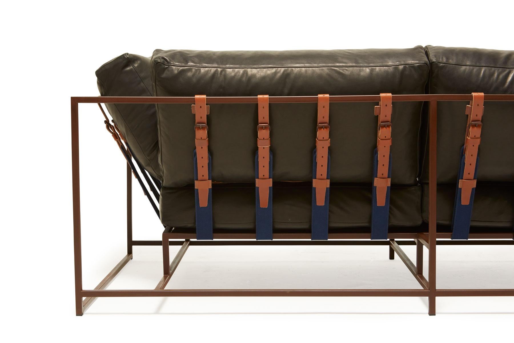 Valhalla Zweisitzer-Sofa aus Granitleder und marmoriertem Rost (amerikanisch) im Angebot