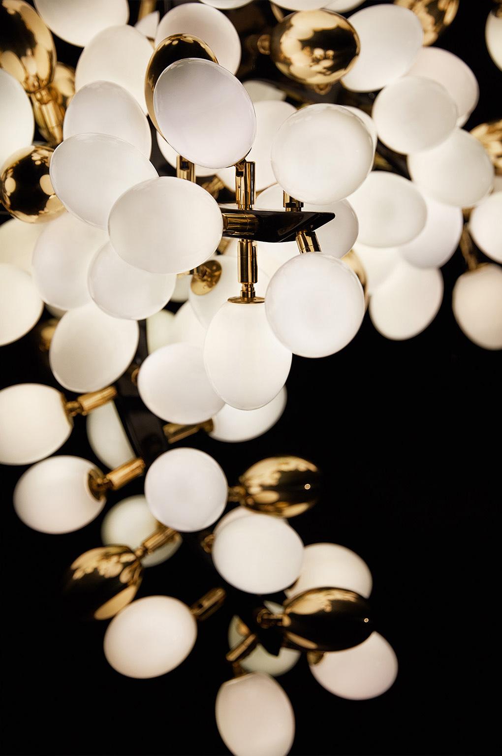 Modern Valiant Chandelier 'Vertical':  Elegant Bronze and Murano Glass Design For Sale