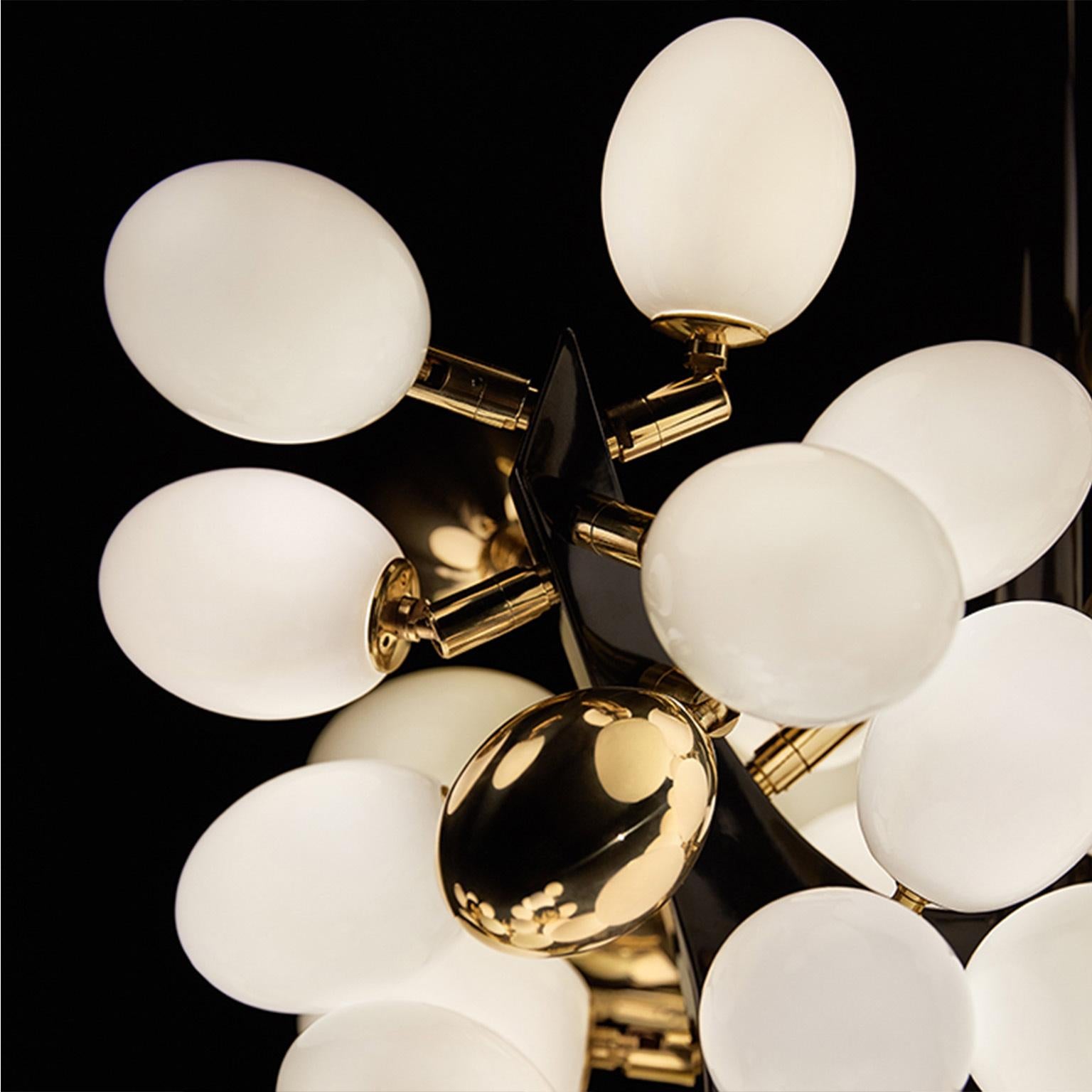 XXI secolo e contemporaneo Lampadario Valiant 'Vertical' di Barlas Baylar in vendita