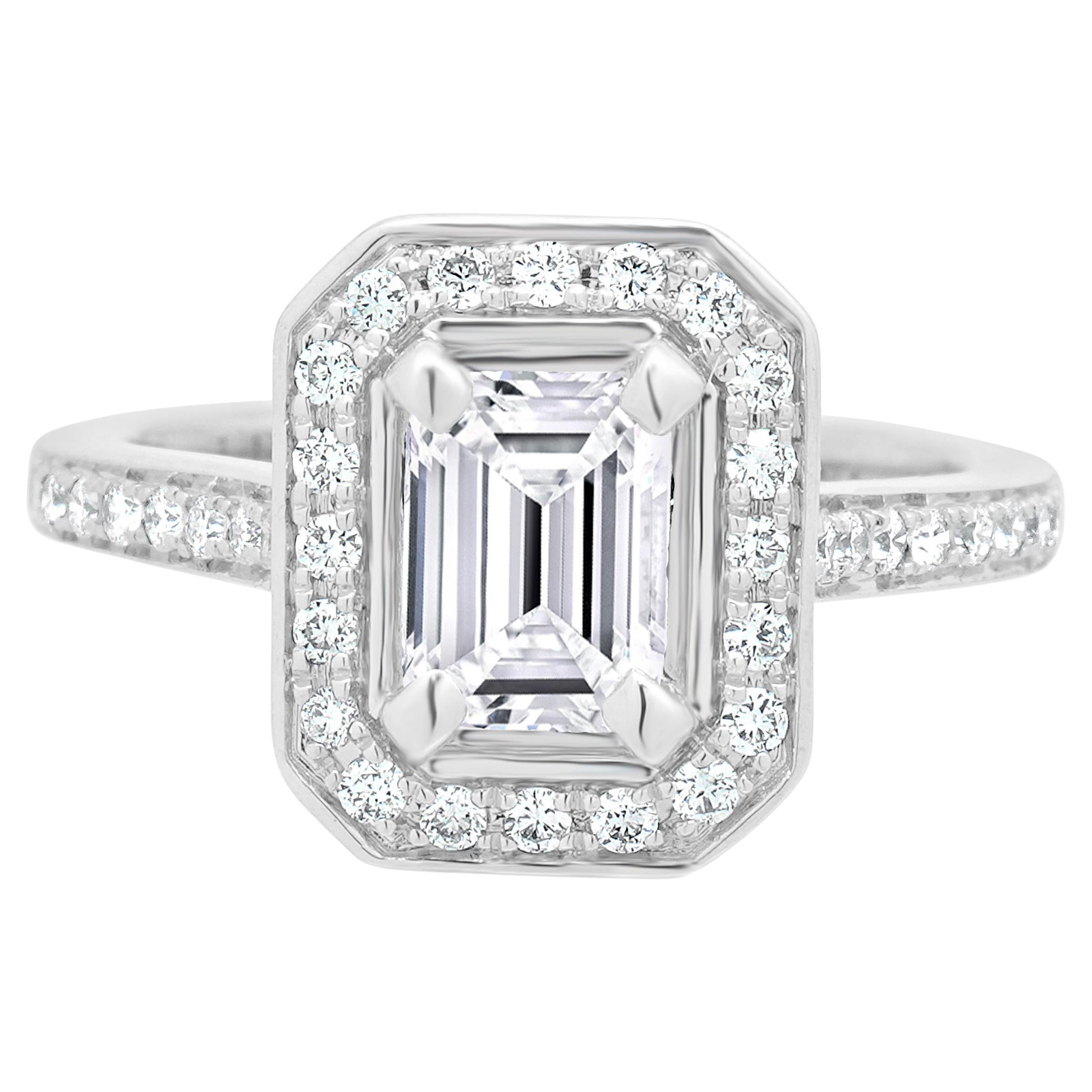 Valina Bague de fiançailles en or blanc 14 carats, taille émeraude en vente