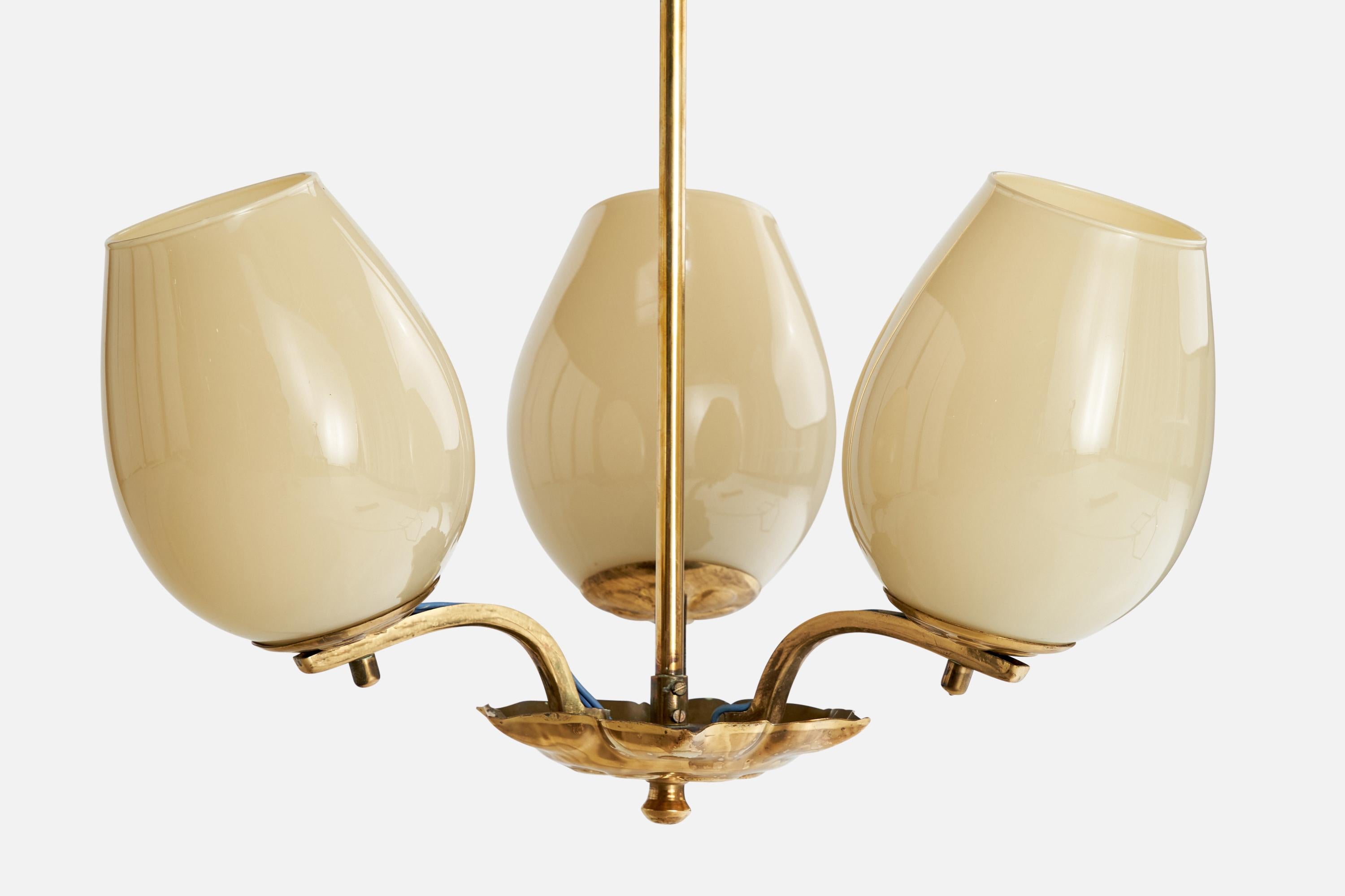 Valinte, Kronleuchter, Messing, Glas, Finnland, 1950er Jahre im Zustand „Gut“ im Angebot in High Point, NC