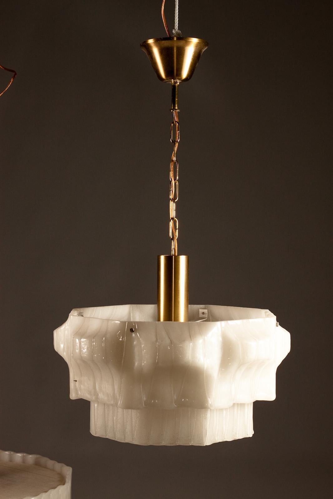 Finlandais Valinte Oy, lampe suspendue en acrylique des années 1970, Finlande en vente
