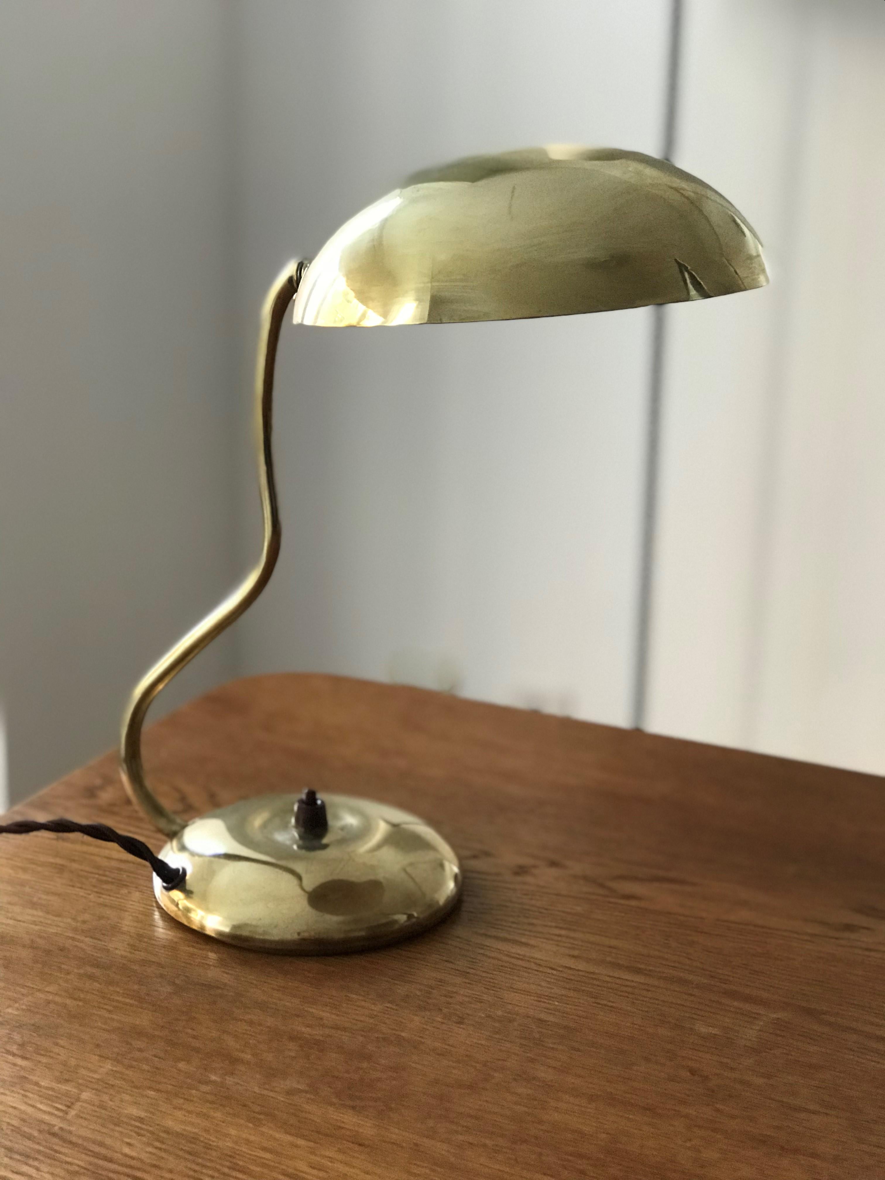 Mid-20th Century Valinte OY, Modernist Organic Table Lamp, Brass, Bakelite, Finland, 1950s