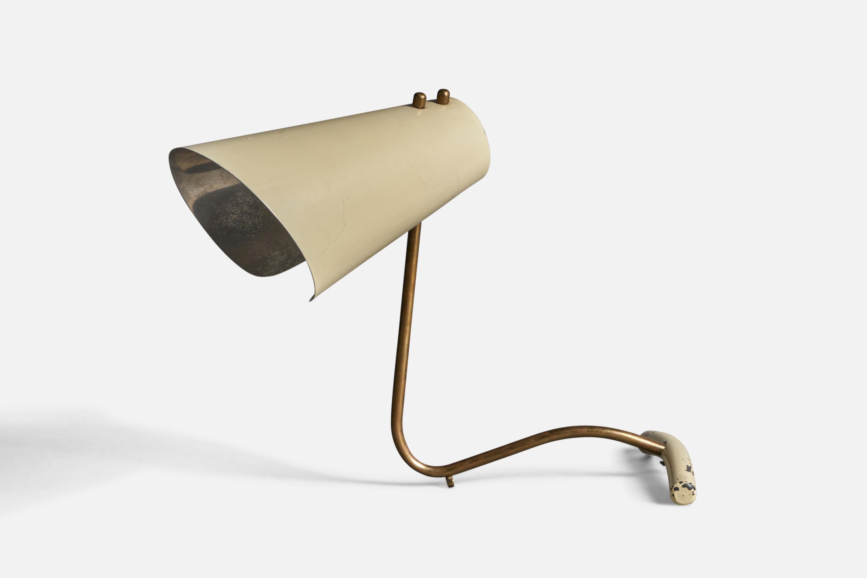 An adjustable brass and beige metal table lamp, Finland, 1940s.

Overall Dimensions (inches): 12.5