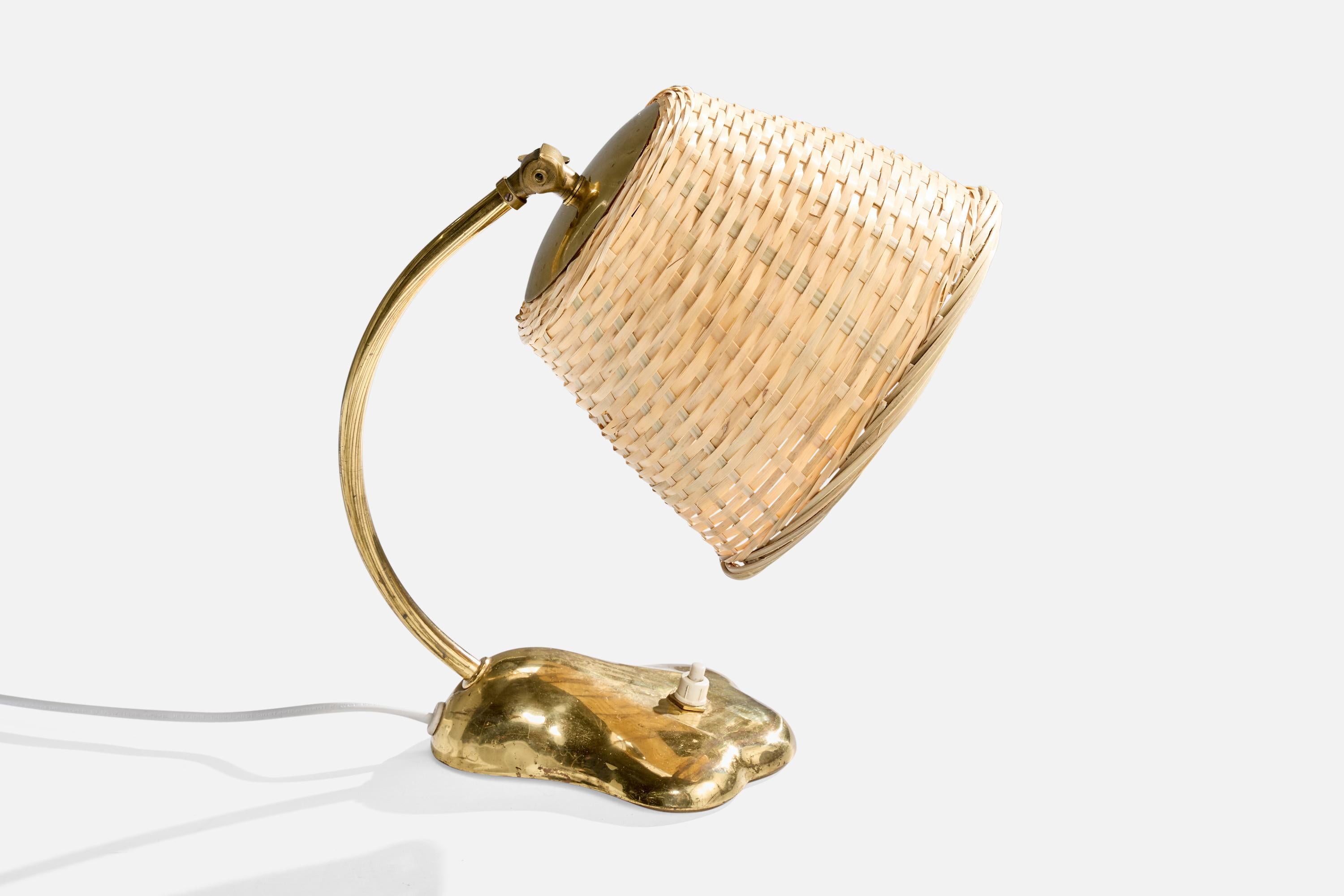 Valinte, Tischlampe, Messing, Rattan, Finnland, 1950er Jahre (Finnisch) im Angebot