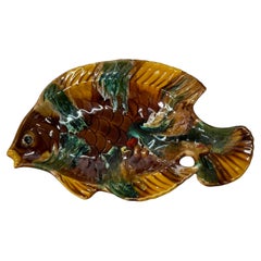Vallauris - Plat à poisson en faïence majolique française, milieu du XXe siècle