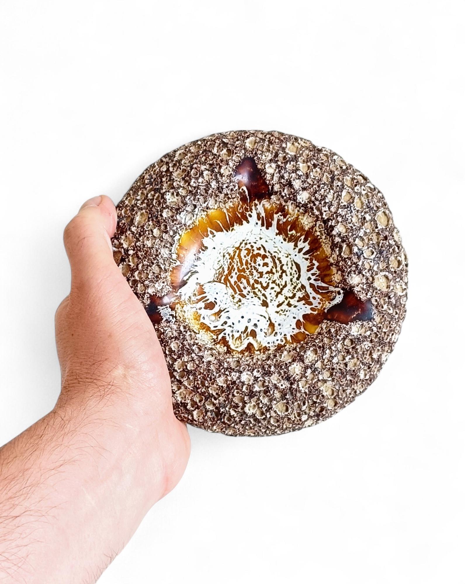 Vallauris Biomorphic Volcanic Glazed Ceramic Ashtray or Catch-Al, France, 1950s (Glasiert) im Angebot