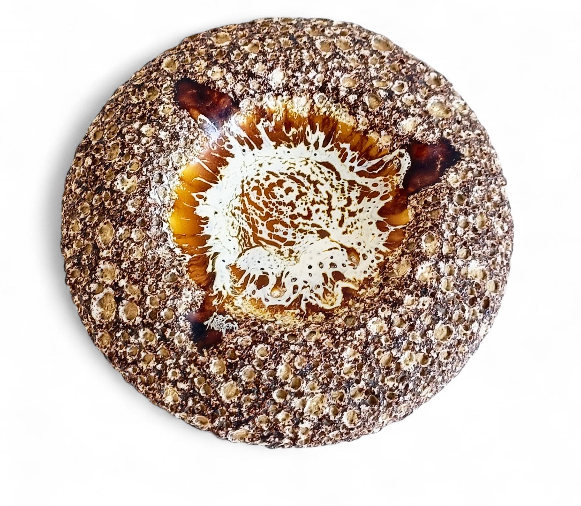Vallauris Biomorphic Volcanic Glazed Ceramic Ashtray or Catch-Al, France, 1950s (Keramik) im Angebot