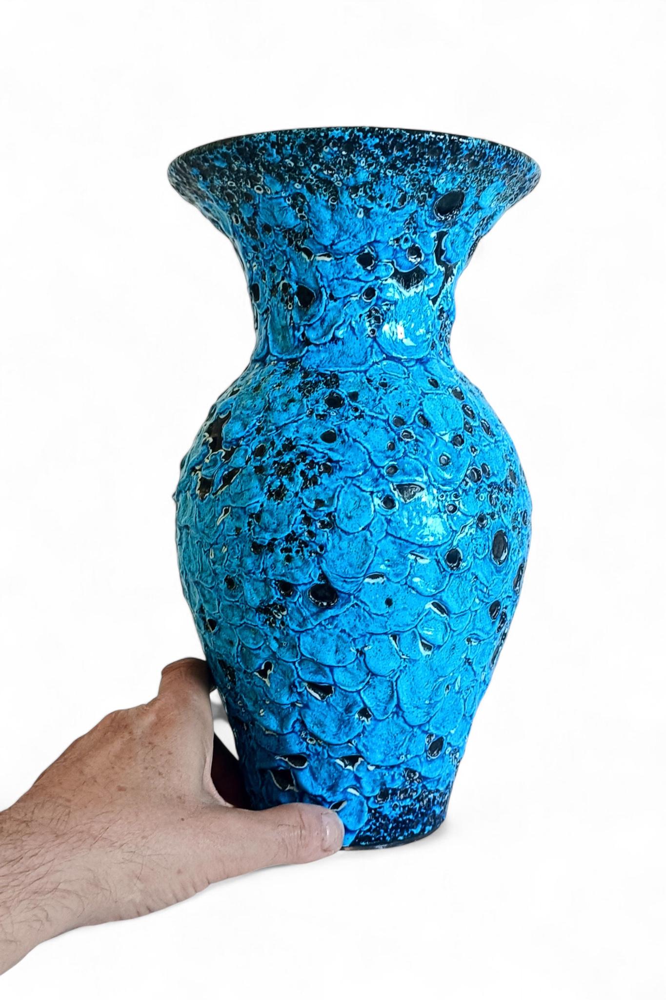Vase en céramique bleue Vallauris par Charles Cart ¨Emaux des Glaciers¨, France, années 1960 en vente 7