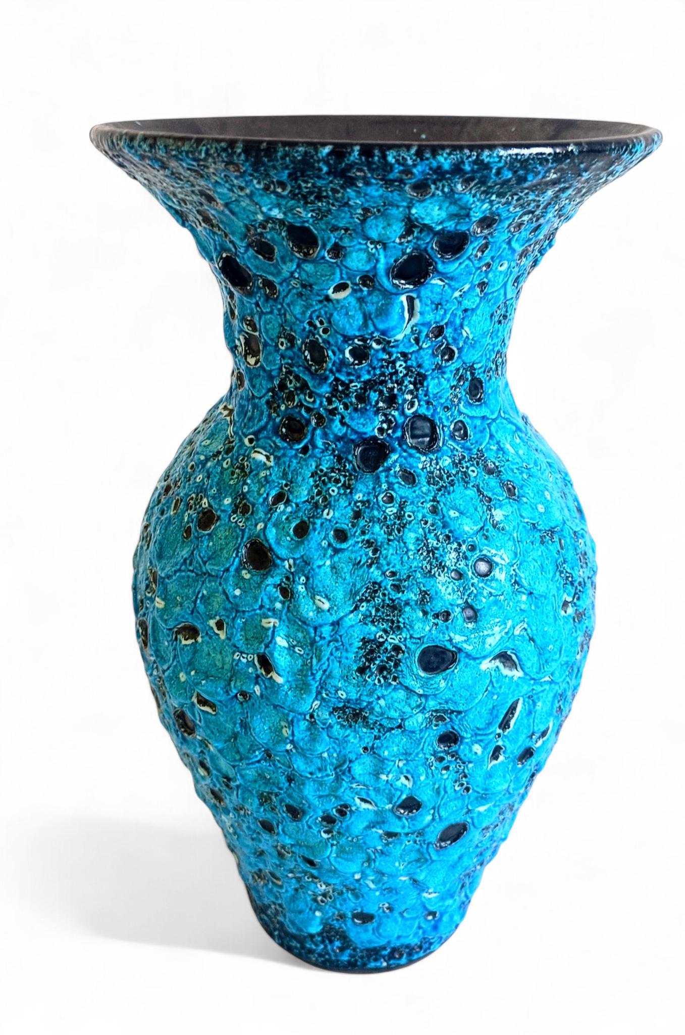 Vase en céramique bleue Vallauris par Charles Cart ¨Emaux des Glaciers¨, France, années 1960 Excellent état - En vente à Valencia, VC