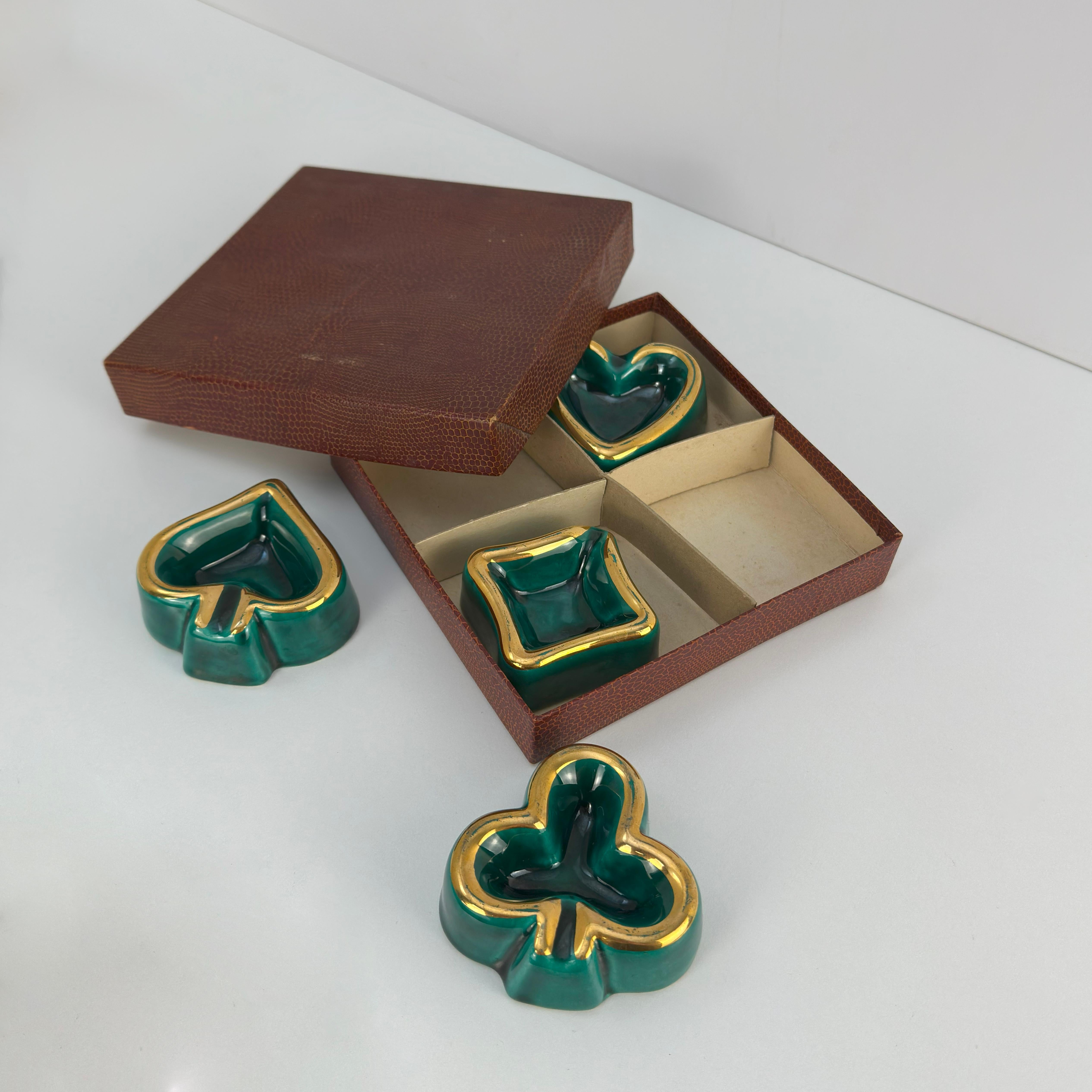 Set di posacenere da poker in ceramica Vallauris AM, smaltato verde e dorato, Francia, anni '60 in vendita 1
