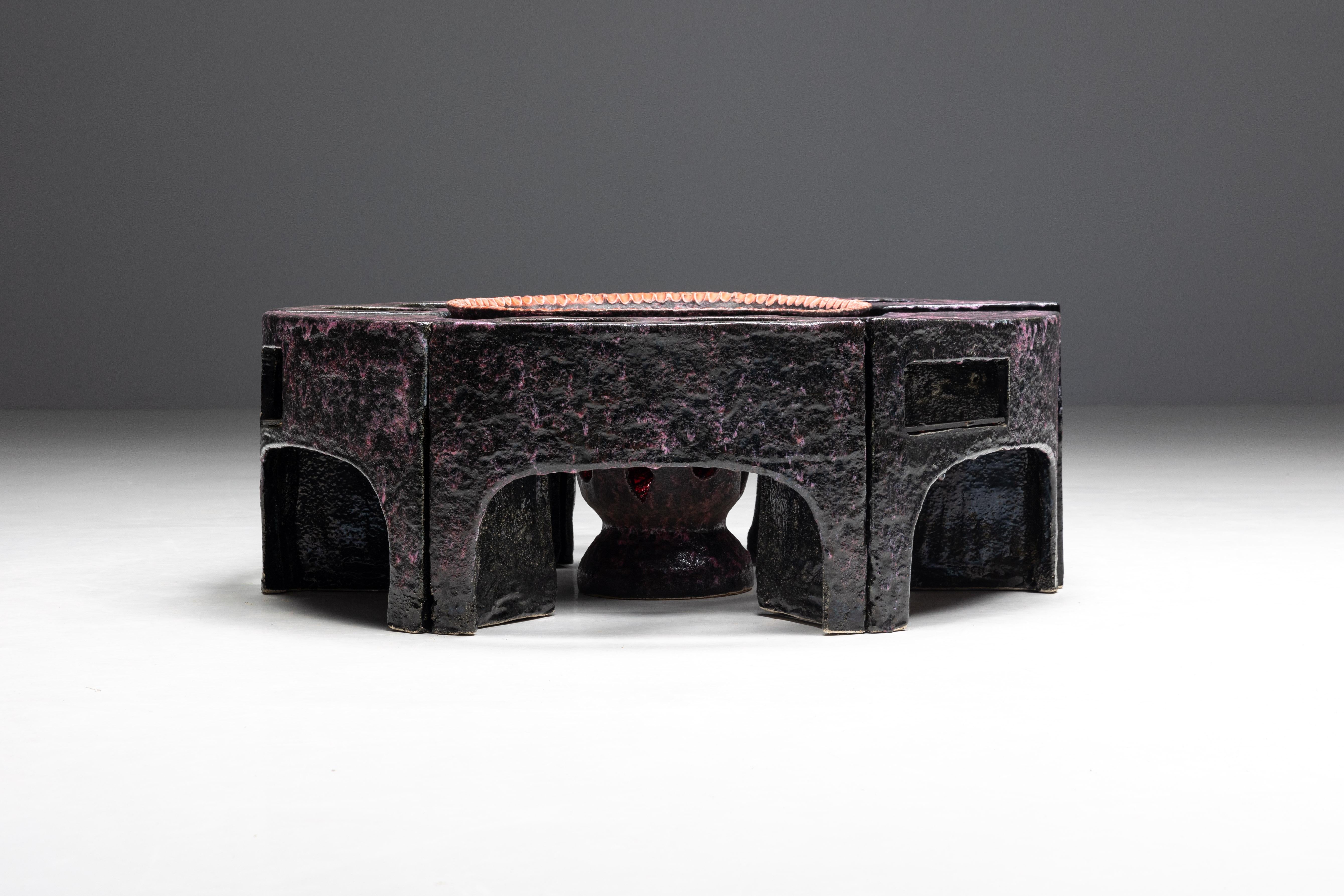 Taburetes redondos y mesa de centro de cerámica Vallauris, Francia, años 60 en Excelente estado para la venta en Antwerp, BE