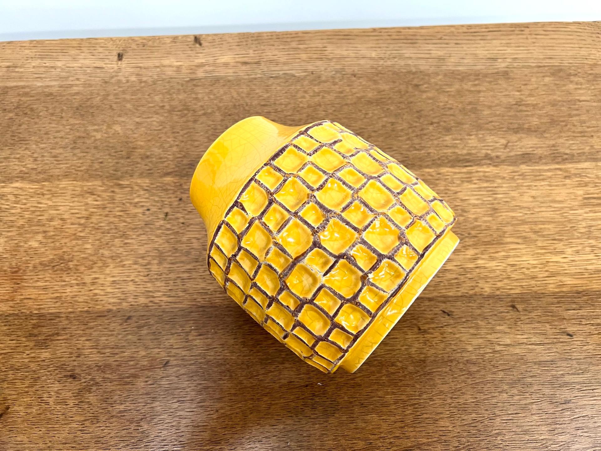 Keramikvase Vallauris, 1970er Jahre. im Angebot 6