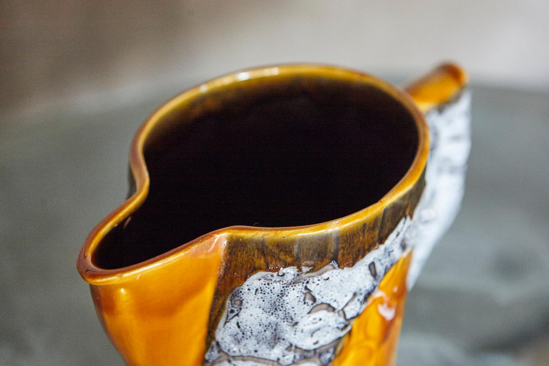 Brocca in ceramica arancio lava grassa di Vallauris, metà del XX secolo in vendita 4