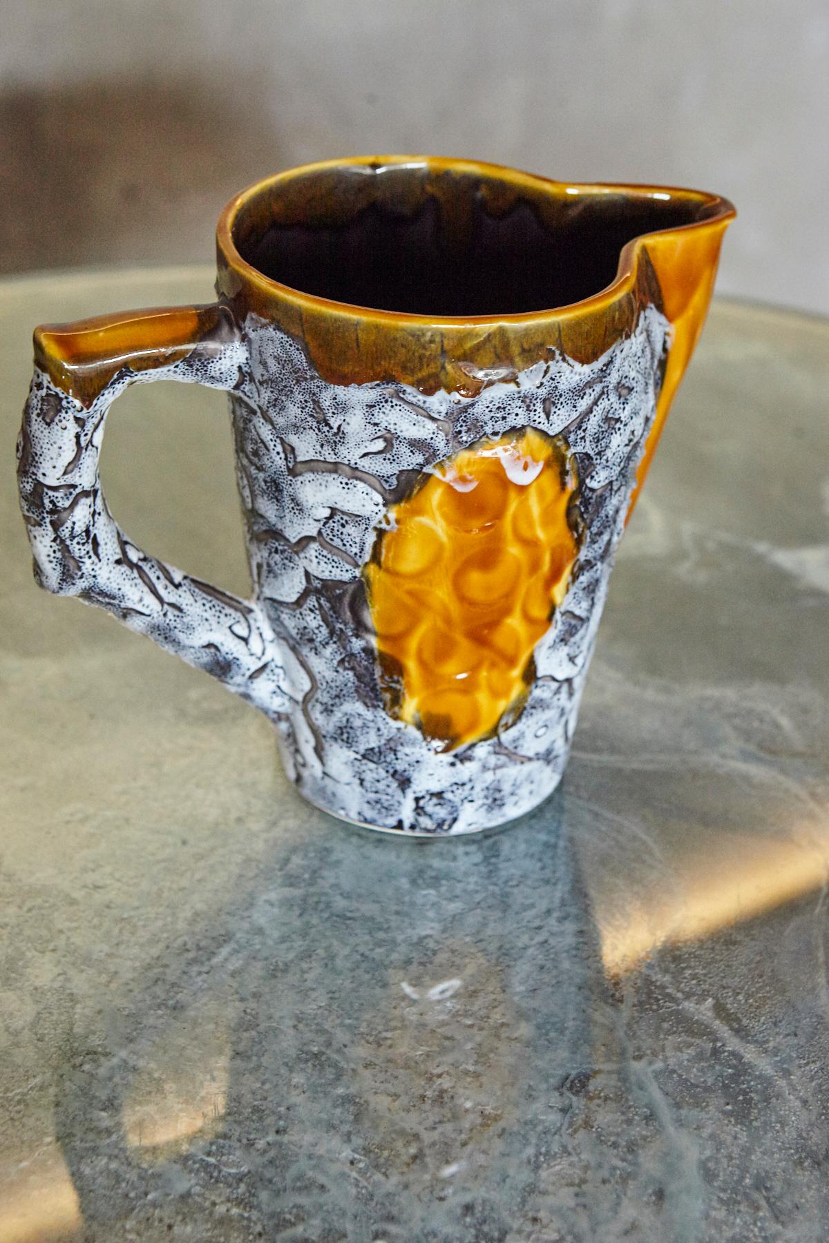 Brocca in ceramica arancio lava grassa di Vallauris, metà del XX secolo in vendita 6