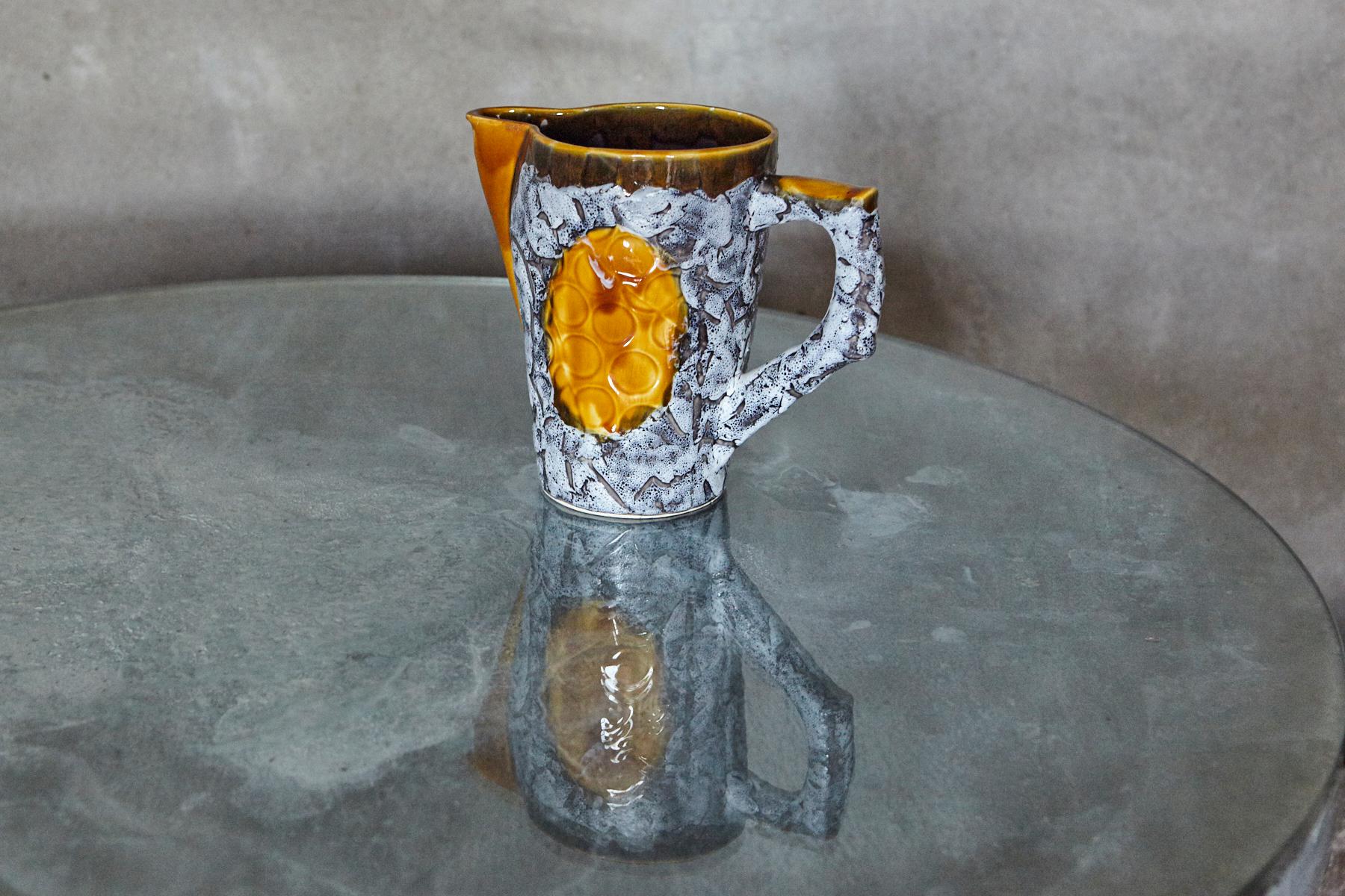 Brocca in ceramica arancio lava grassa di Vallauris, metà del XX secolo in vendita 1