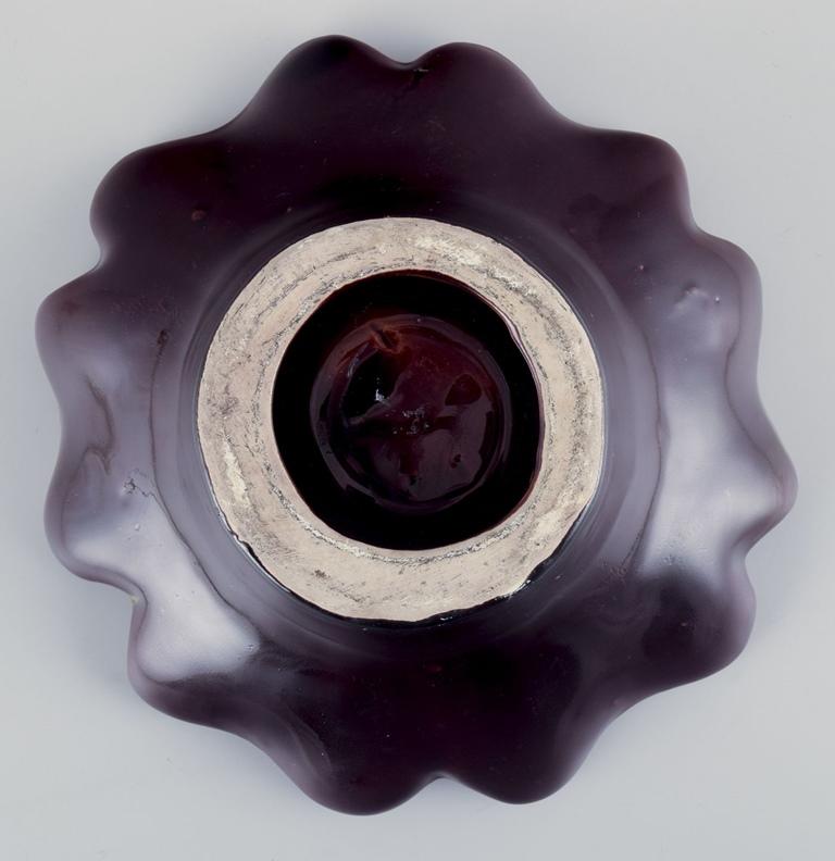 Vallauris, Frankreich. Keramikschale aus mehrfarbiger Glasur. Gewellte Form. Ca. 1970s. im Zustand „Hervorragend“ im Angebot in København, Copenhagen