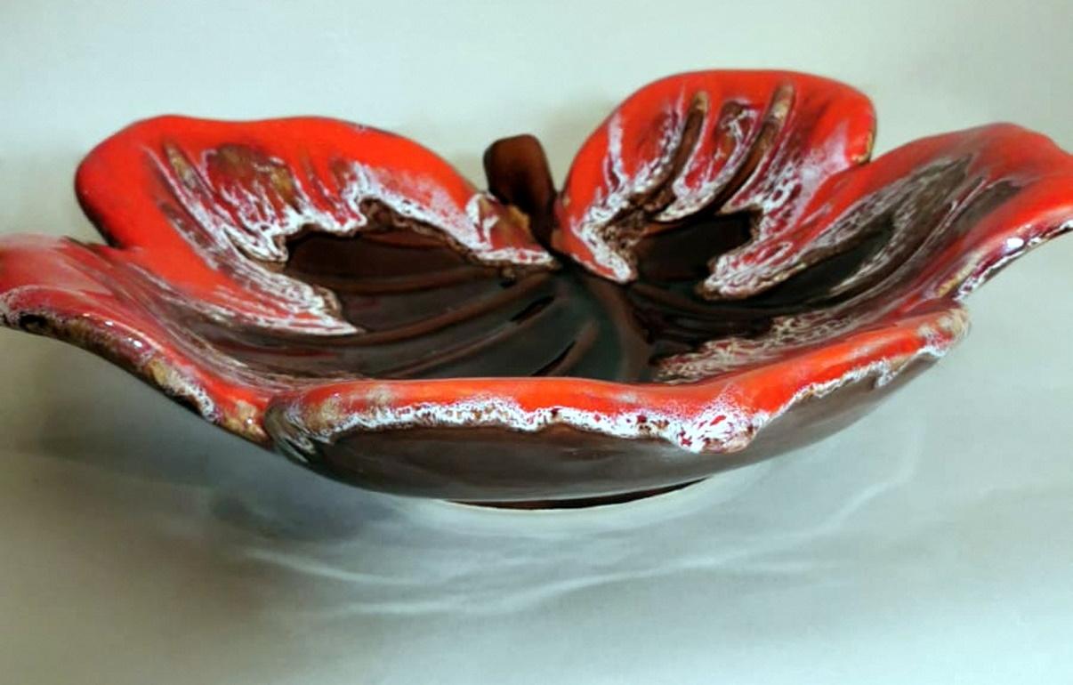 Vallauris France Colorful Ceramic Table Centerpiece Leaf Shaped In Good Condition For Sale In Prato, Tuscany