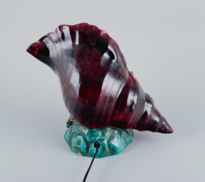 20th Century Vallauris, France, Decorative Table Lamp in Glazed Ceramic Shaped like a Conch For Sale