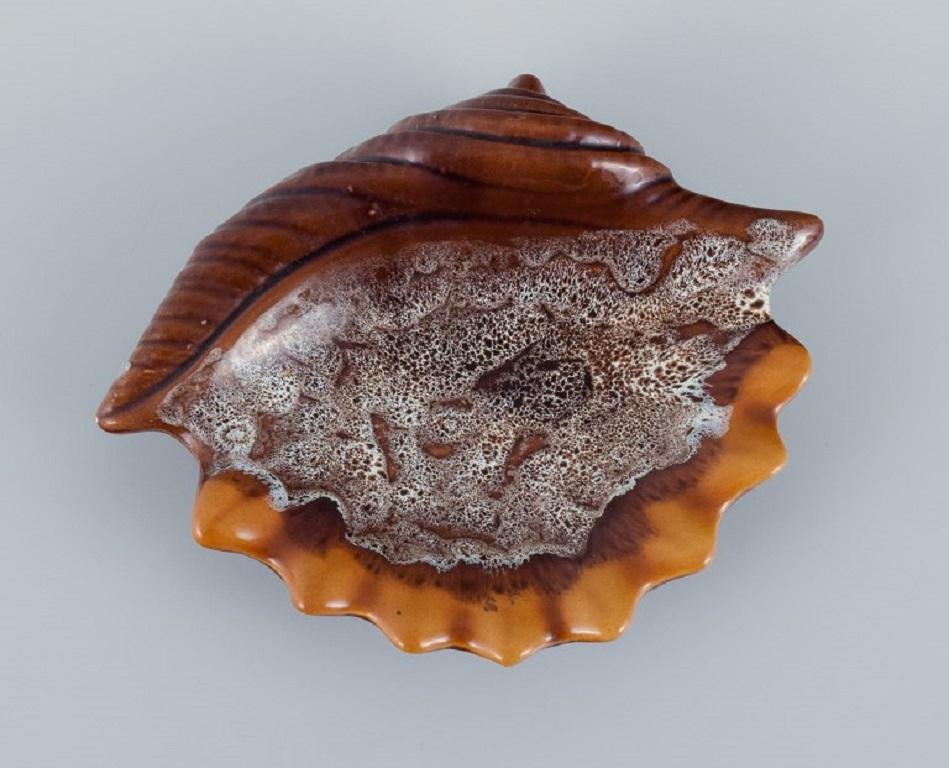 Mid-Century Modern Vallauris, France, Two Shell-Shaped Bowls with Glaze in Shades of Brown and Red For Sale
